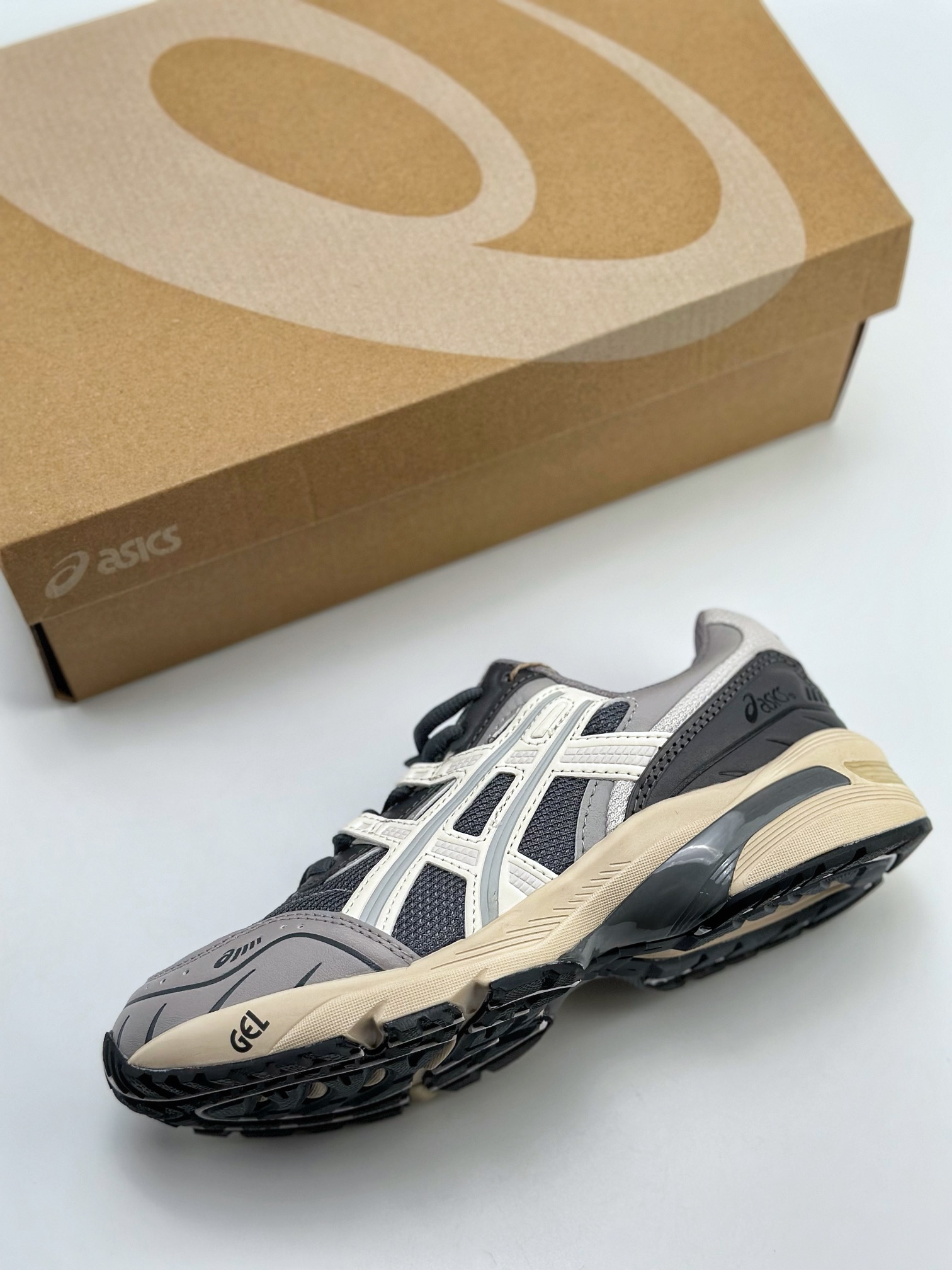 180 亚瑟士/ASICS Tiger GEL-1090系列 1203A243-026