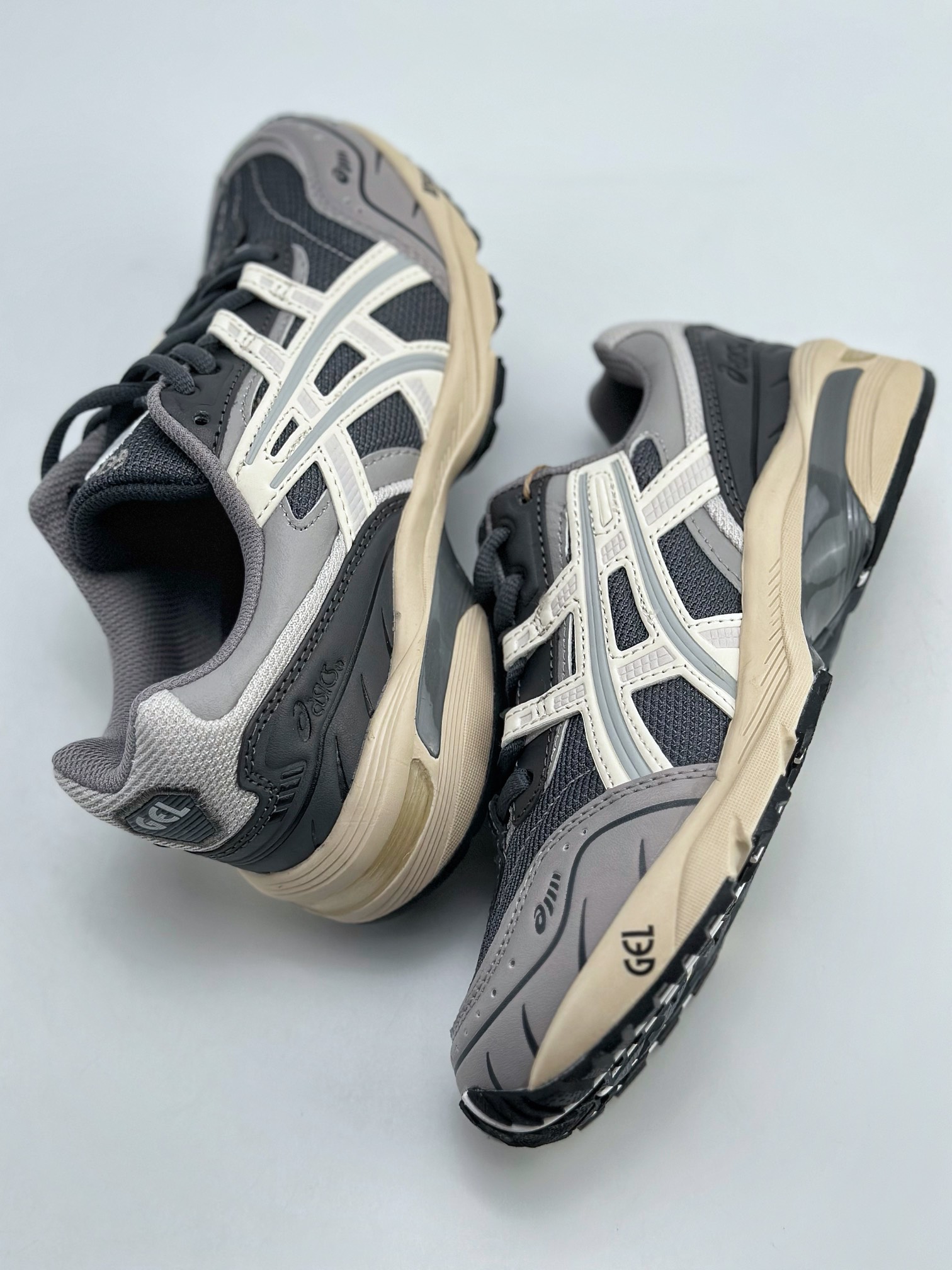 180 亚瑟士/ASICS Tiger GEL-1090系列 1203A243-026