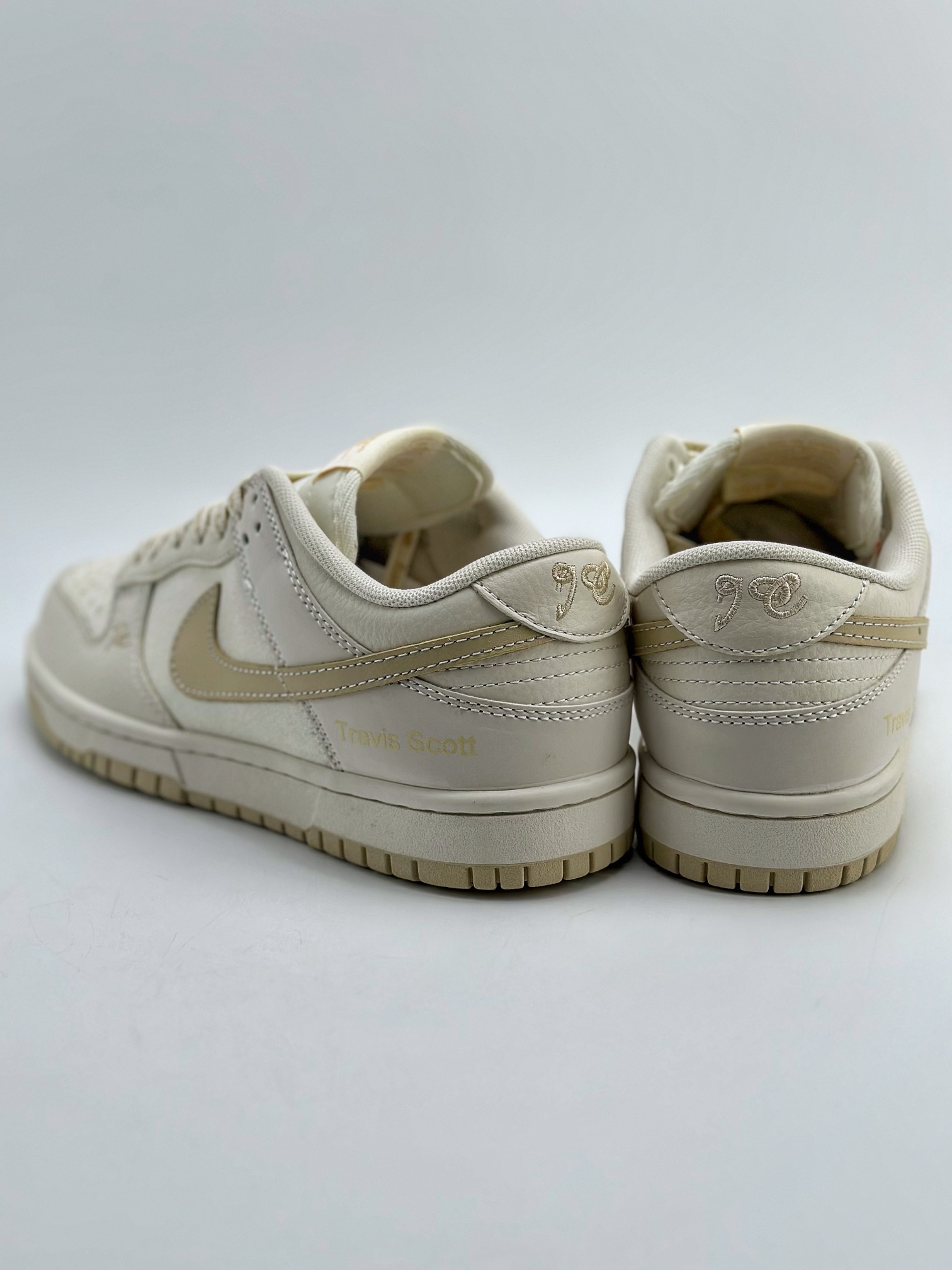 260 Nike SB Dunk Low x Travis Scott 联名米白黄 DD1391-133