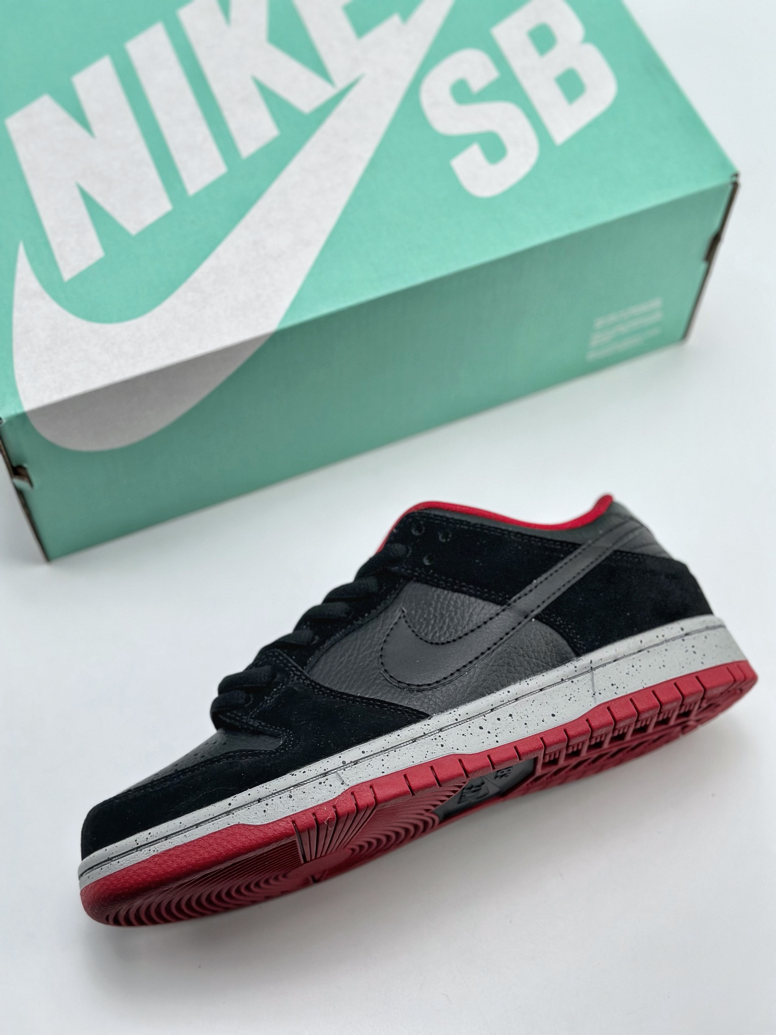 210 NIKE SB Dunk Low Pro"J-PACK" 黑红公牛 304292-039