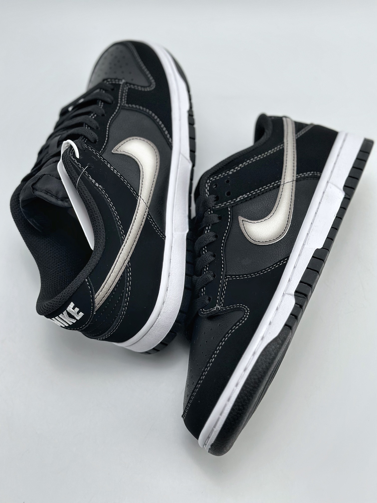 160 NIKE SB Dunk Low "AirbrushSwoosh"黑白 FD6923-001