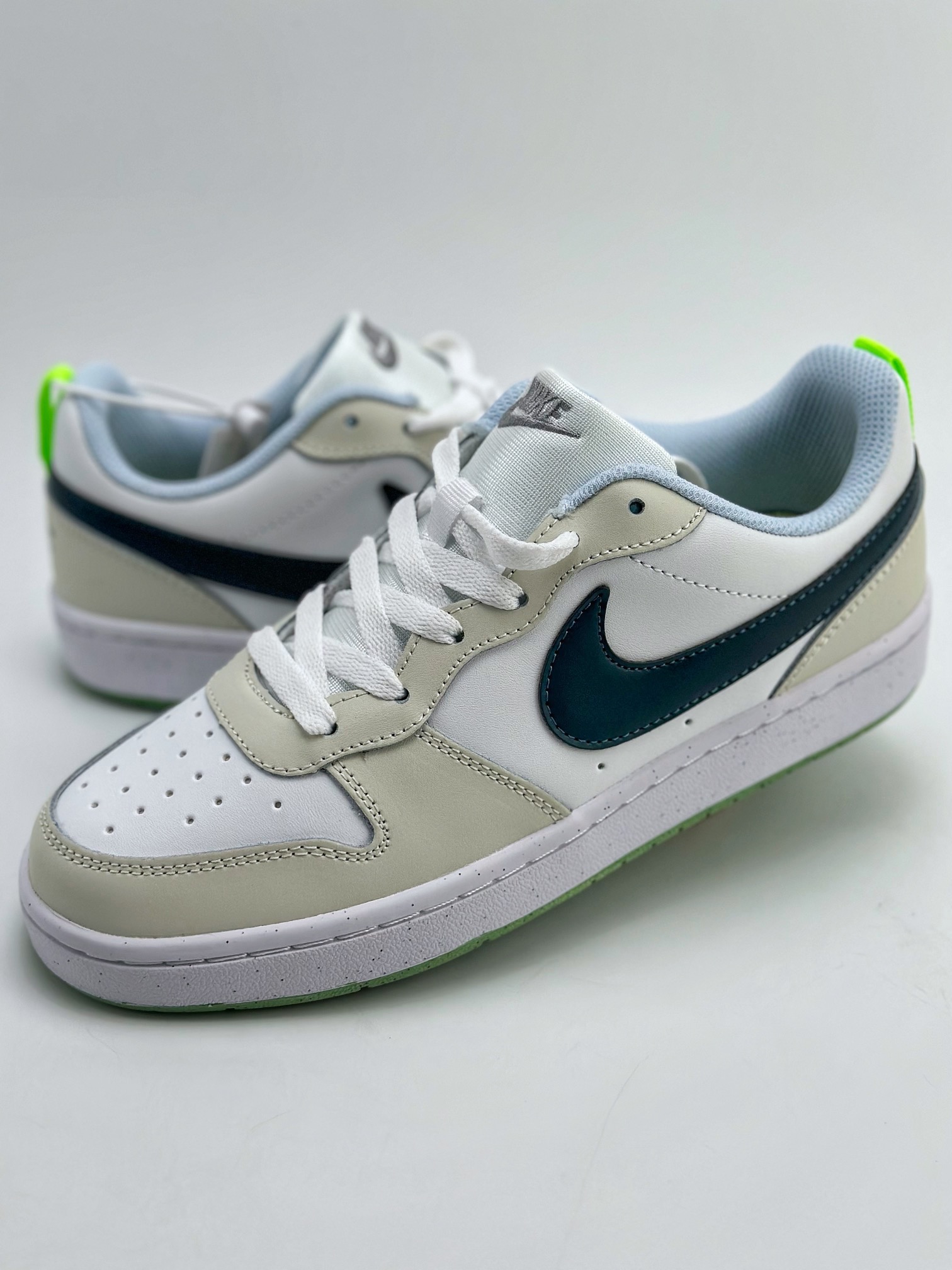 140 NIKE Court Borough Low 2 FP 休闲运动板鞋 FV8121-131