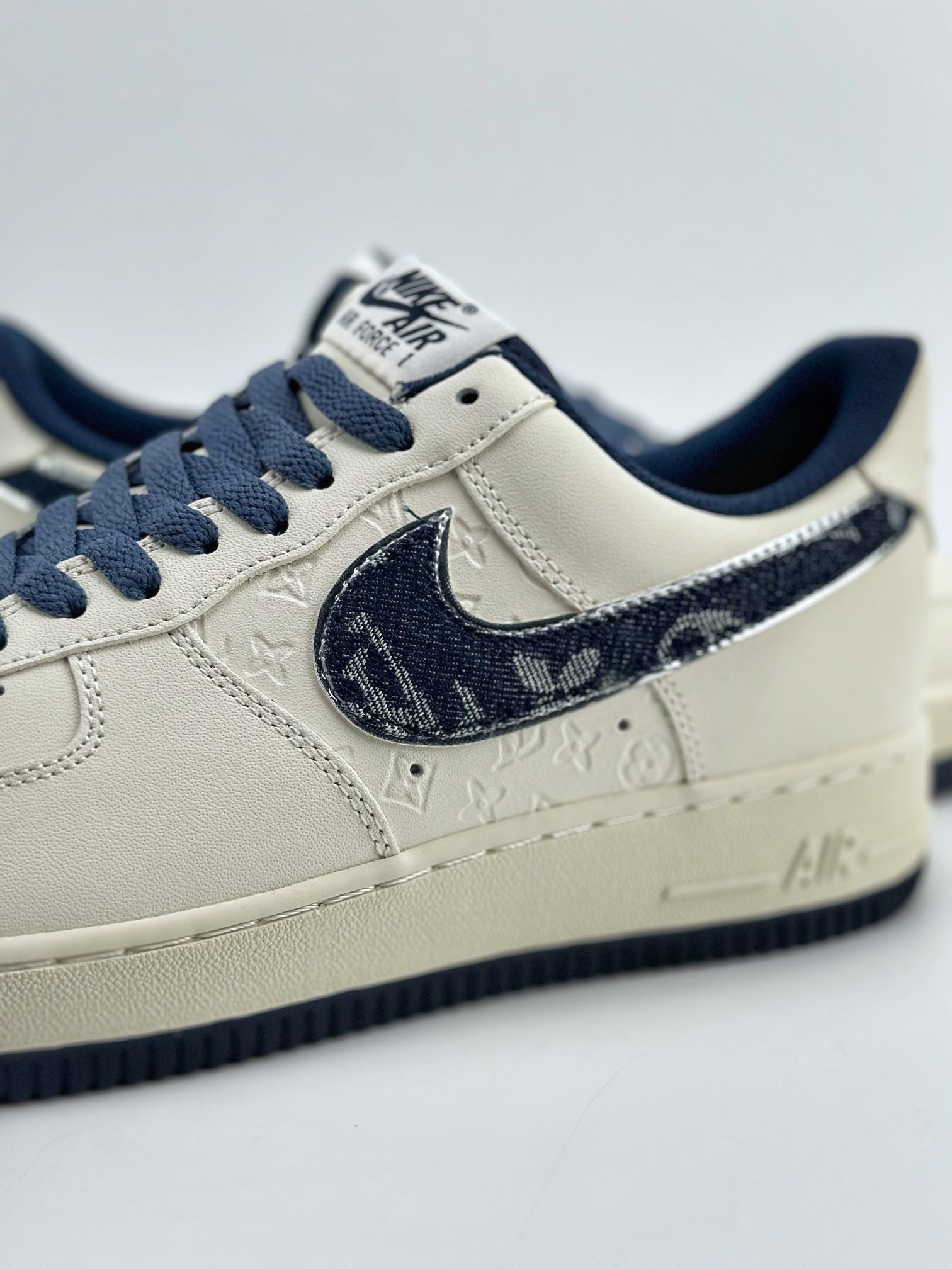 220 Nike Air Force 1 Low 07 x Louis Vuitton 白灰LV老花 LV0506-011