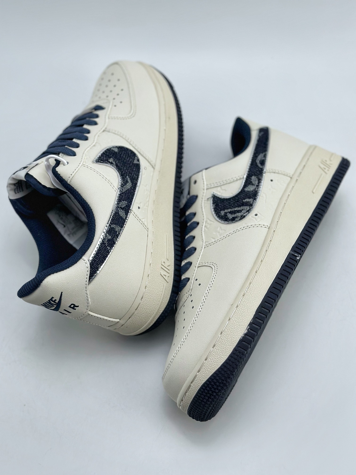 220 Nike Air Force 1 Low 07 x Louis Vuitton 白灰LV老花 LV0506-011