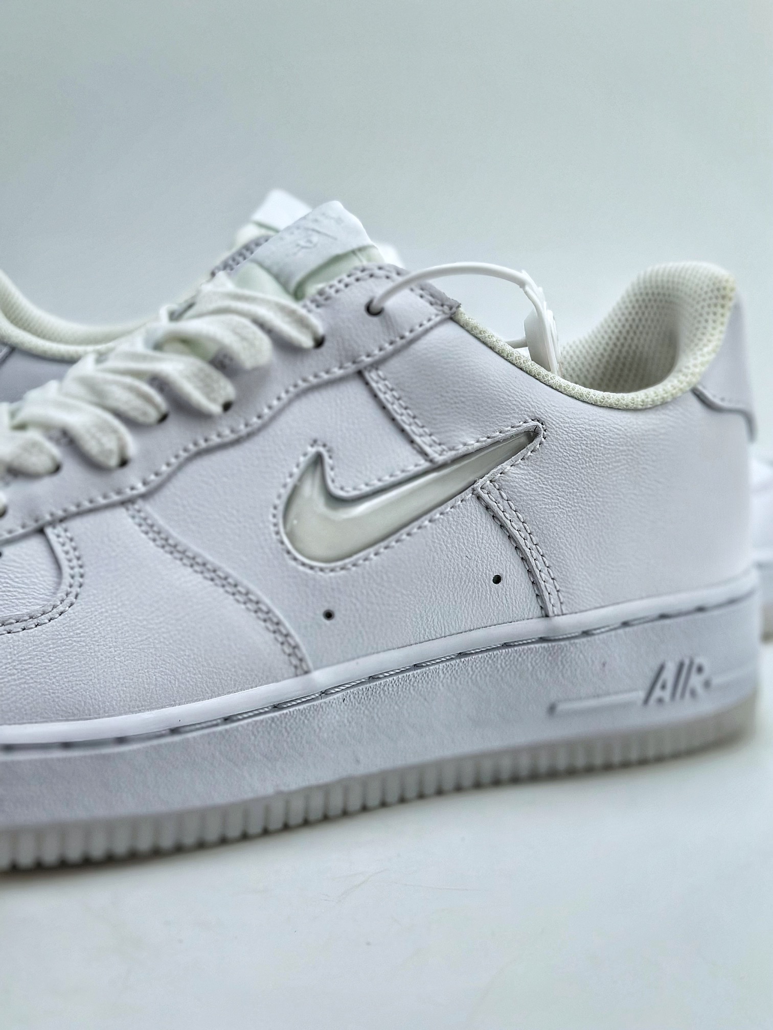 200 Nike Air Force 1 Low 07 纯白水晶勾 FN5924-100