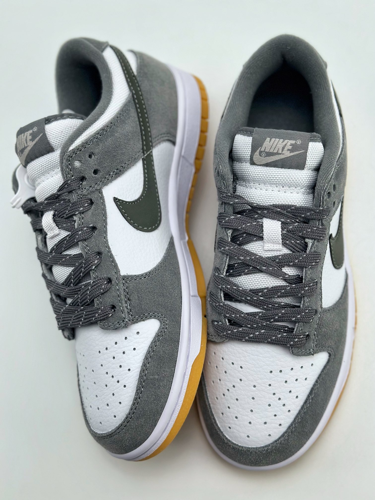 160 NIKE SB Dunk Low "Grey Gum" 白灰生胶 FV0389-100