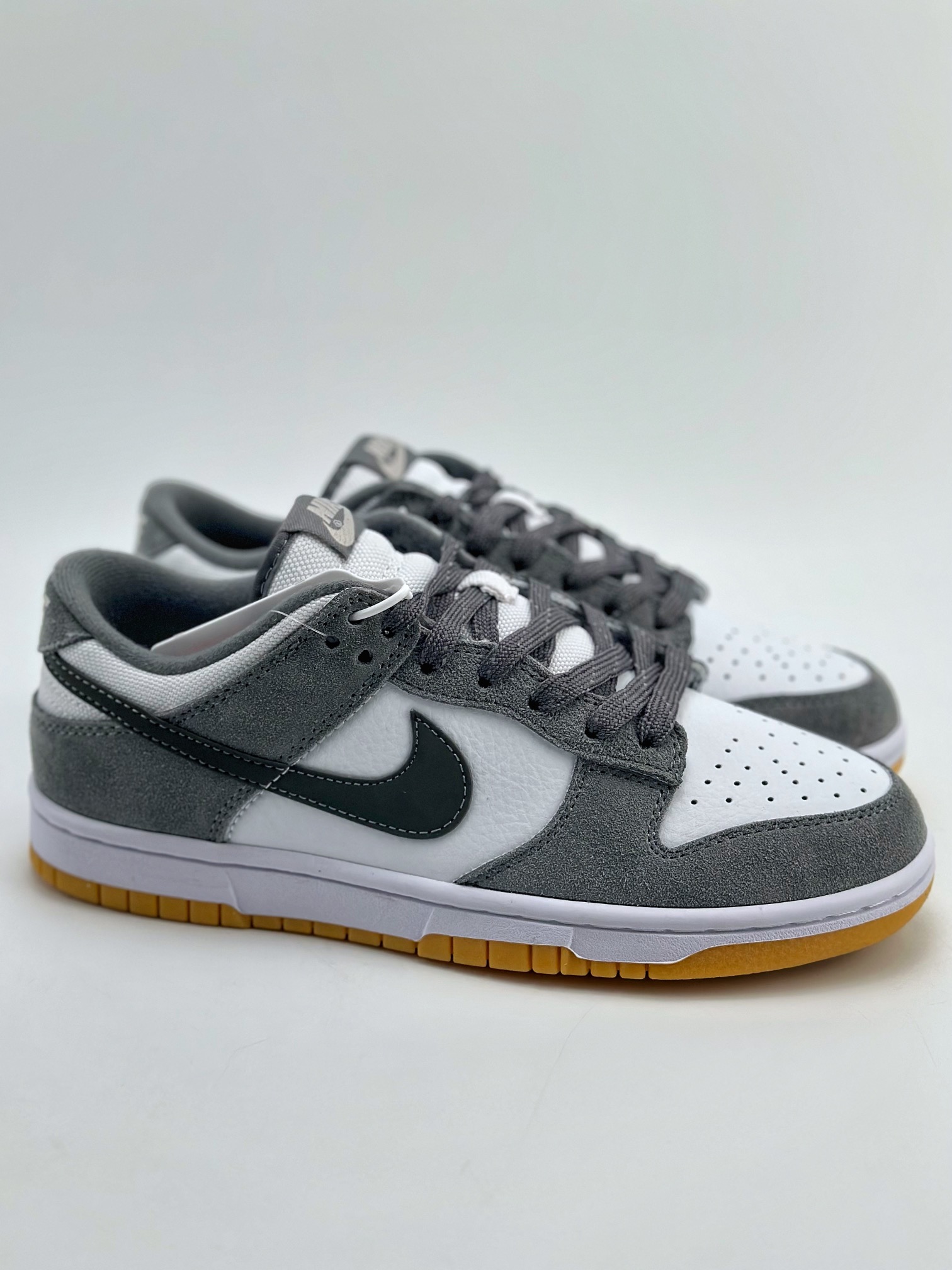 160 NIKE SB Dunk Low "Grey Gum" 白灰生胶 FV0389-100