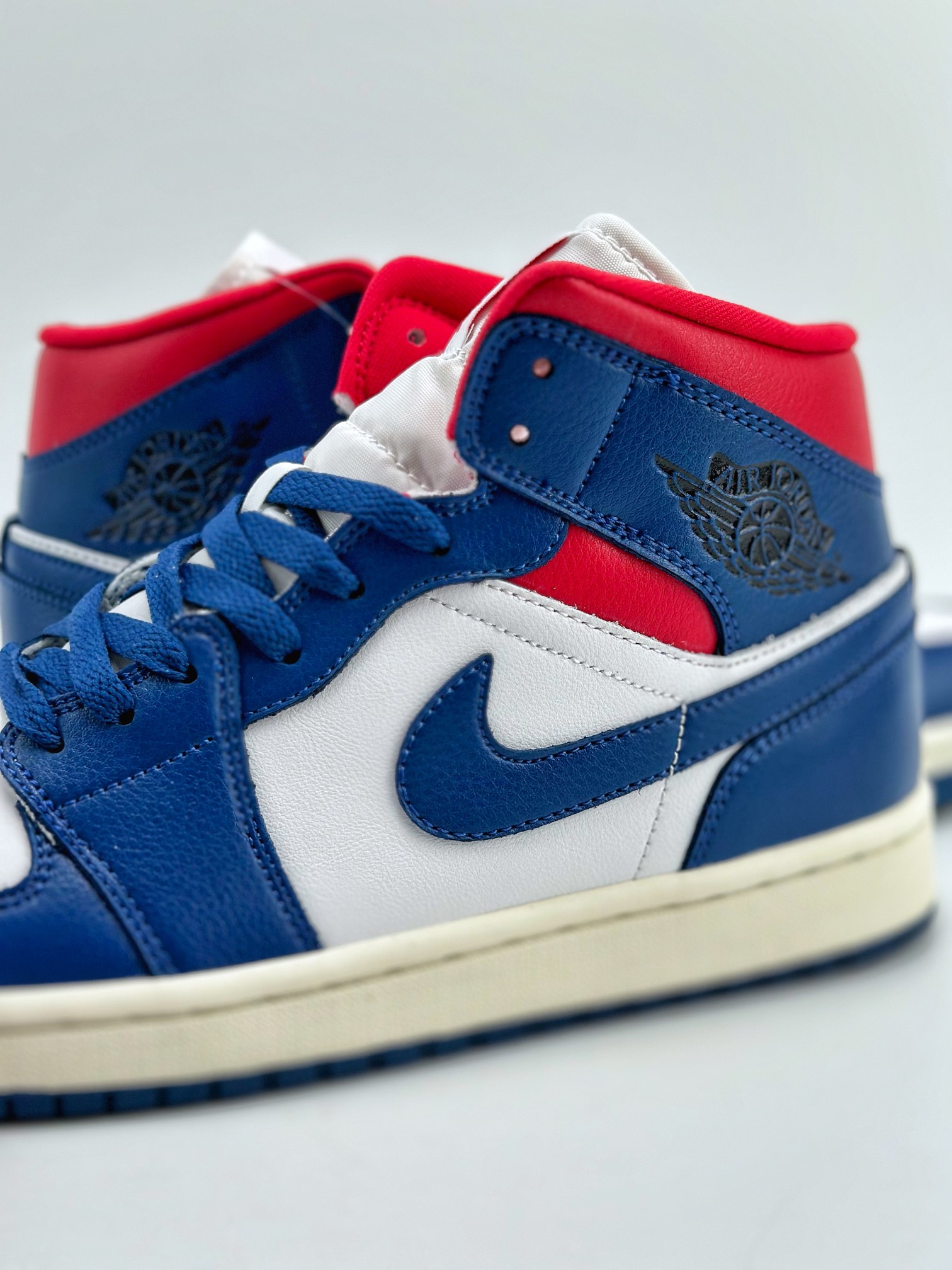 220 Air Jordan 1 Mid SE "French Blue" 白蓝红 BQ6472-146