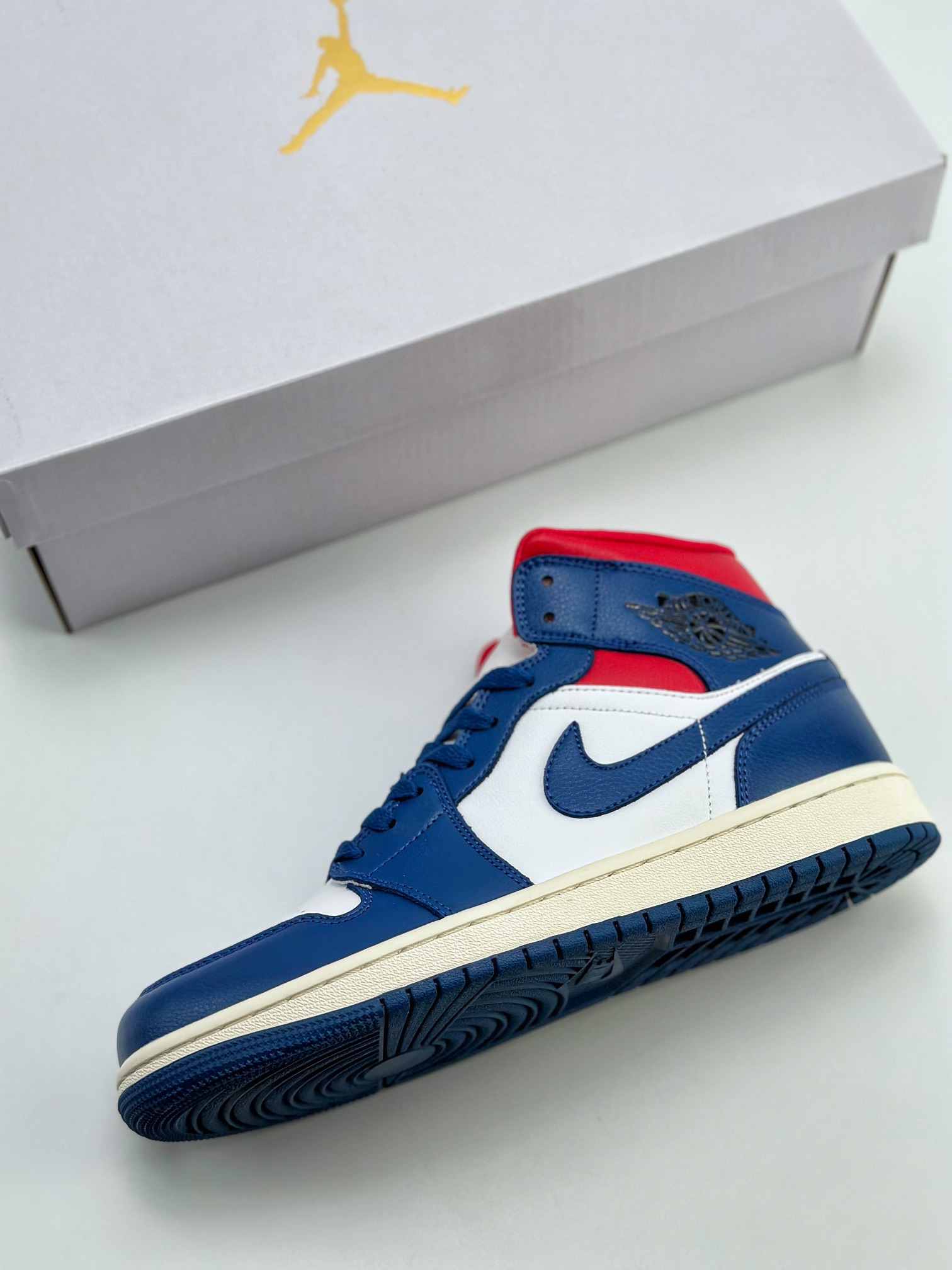 220 Air Jordan 1 Mid SE "French Blue" 白蓝红 BQ6472-146