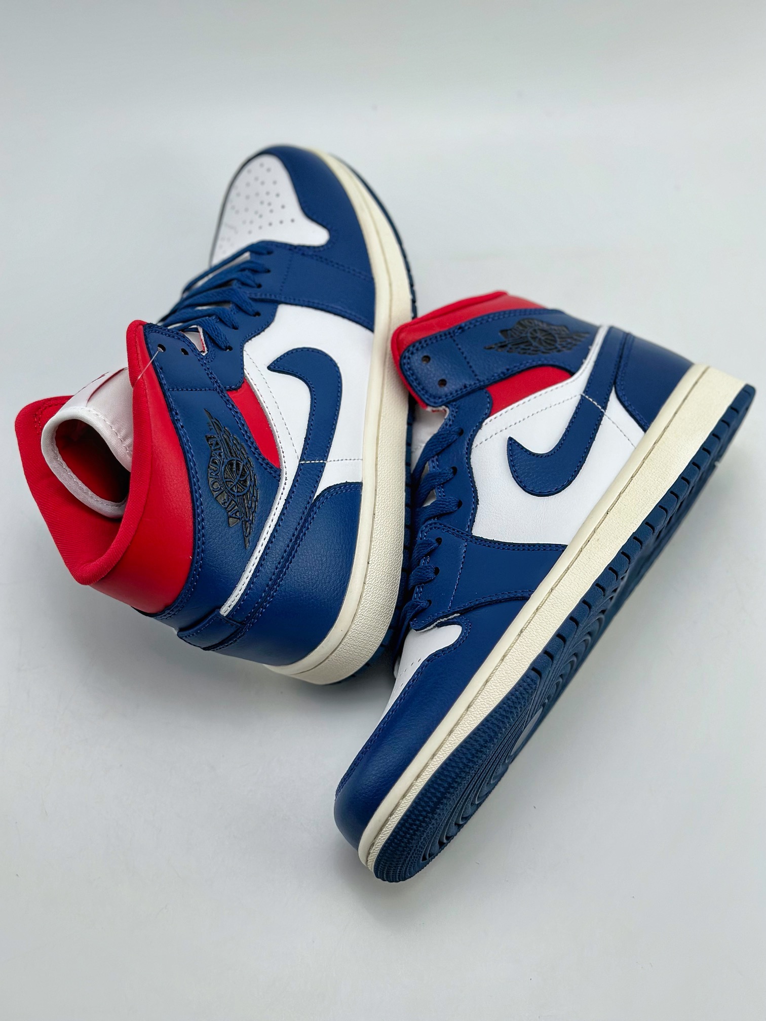 220 Air Jordan 1 Mid SE "French Blue" 白蓝红 BQ6472-146