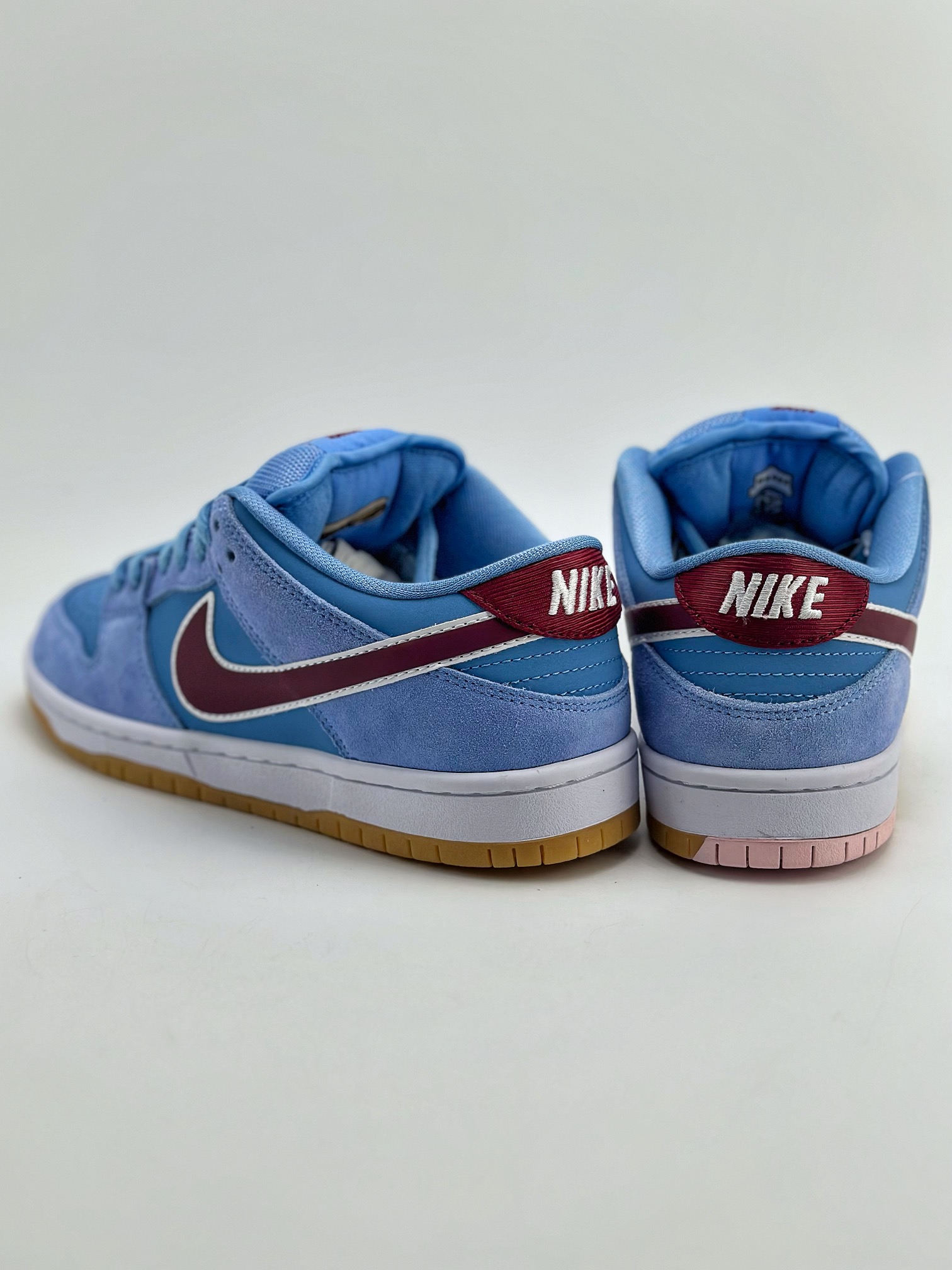 180 NIKE SB Dunk Low PRM 蓝色 费城人 泡泡糖 DQ4040-400