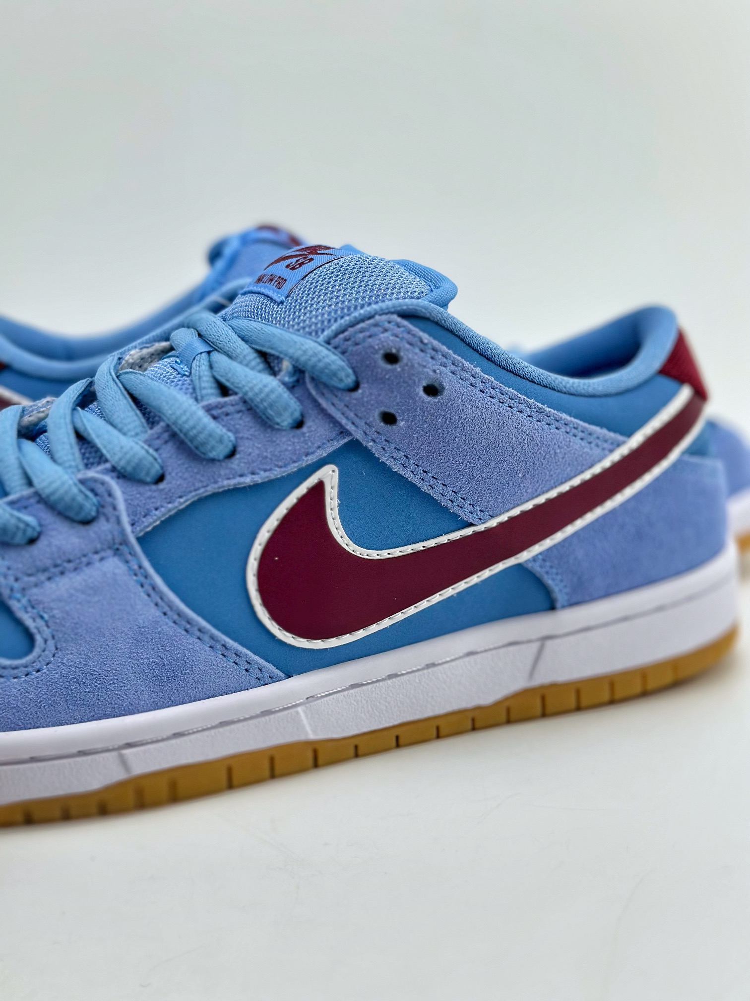 180 NIKE SB Dunk Low PRM 蓝色 费城人 泡泡糖 DQ4040-400