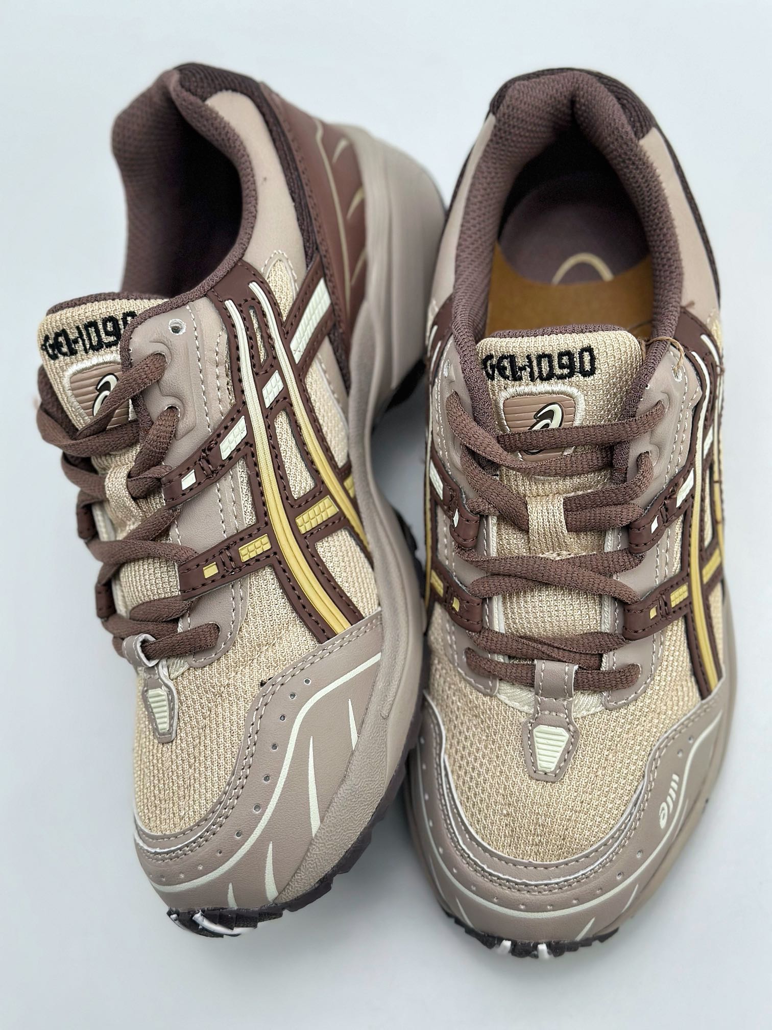 180 亚瑟士/ASICS Tiger GEL-1090系列 1203A24-201