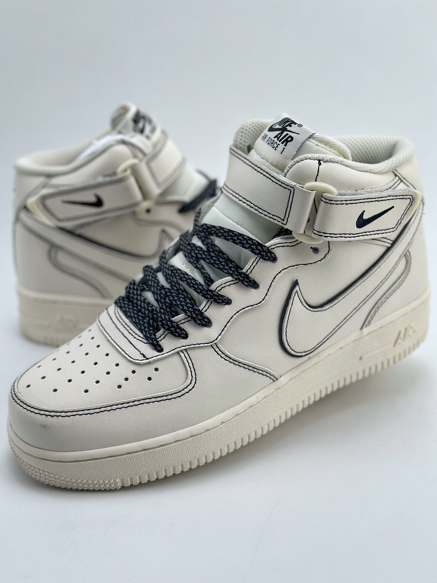 260 Nike Air Force 1 Mid 07 兔八哥米白黑3M BY6899-693