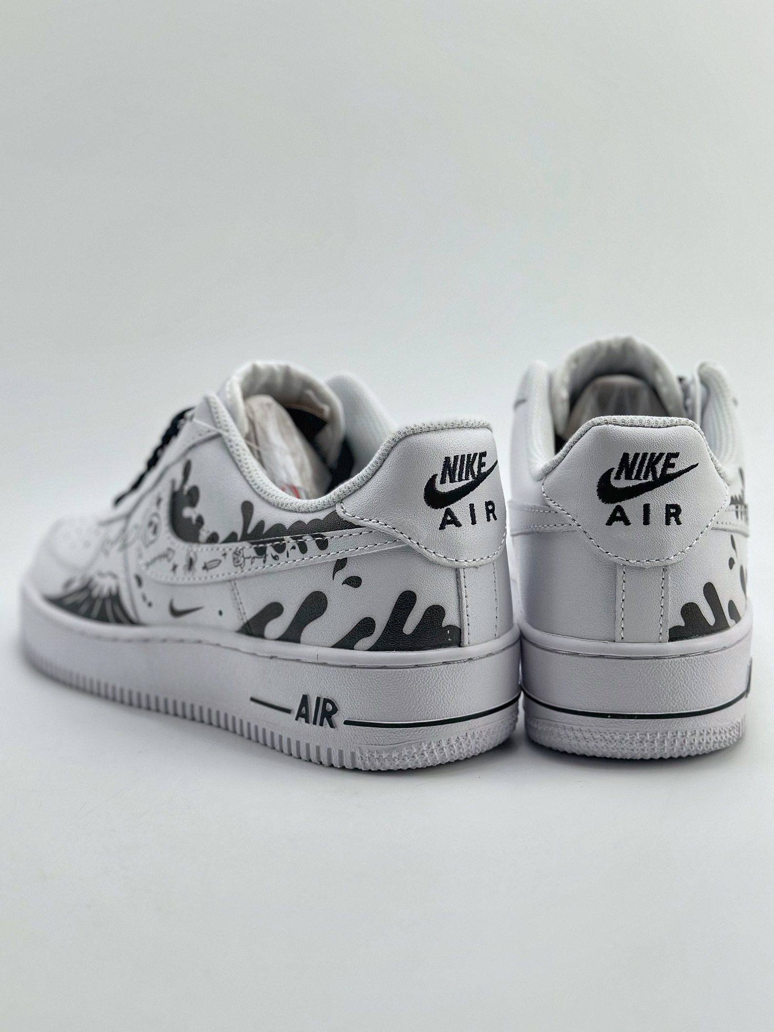 260 Nike Air Force 1 Low 07 涂鸦白黑 AM0703-121