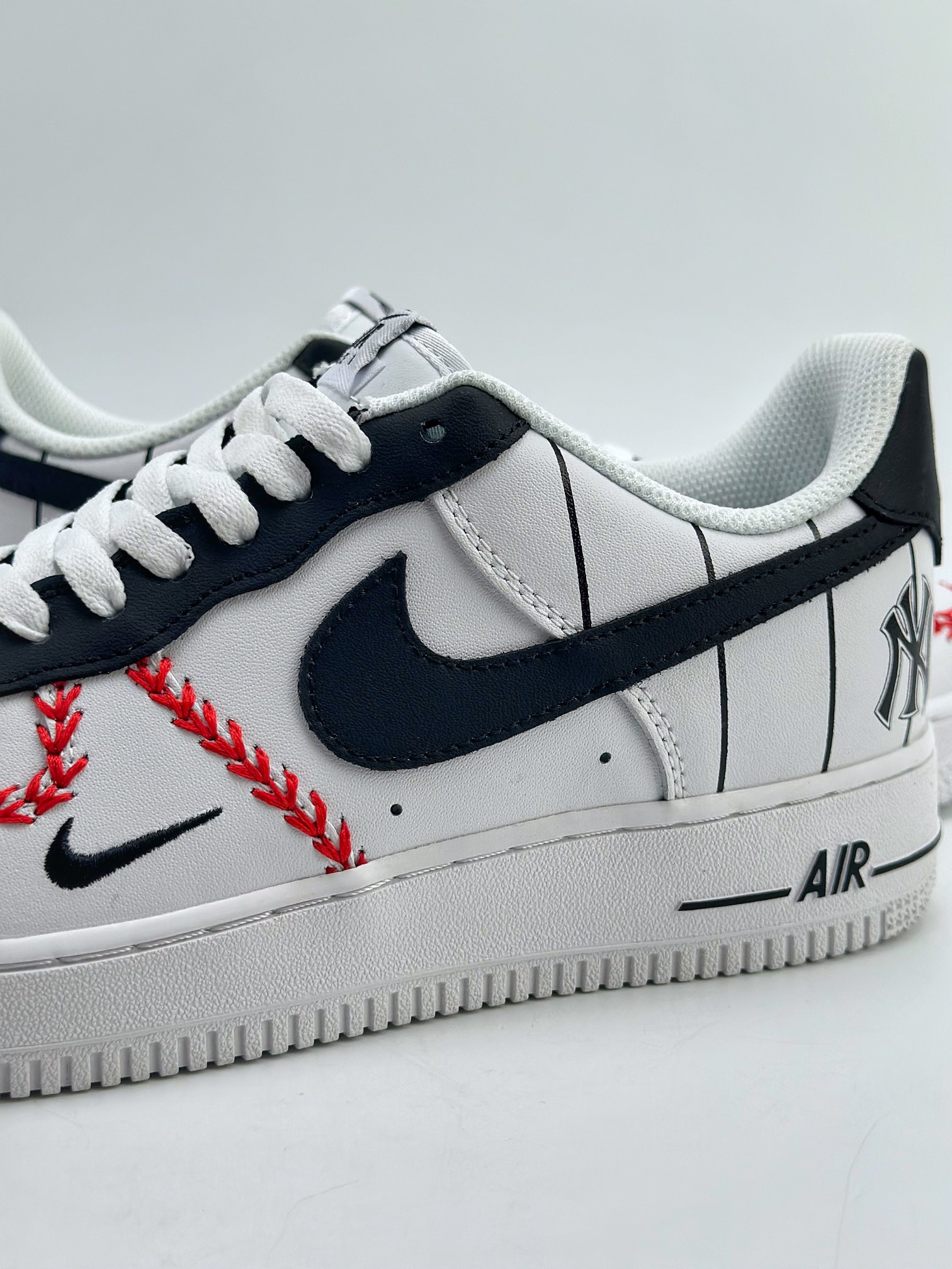 240 Nike Air Force 1 Low 07 x MLB 联名白黑红 NY1107-11