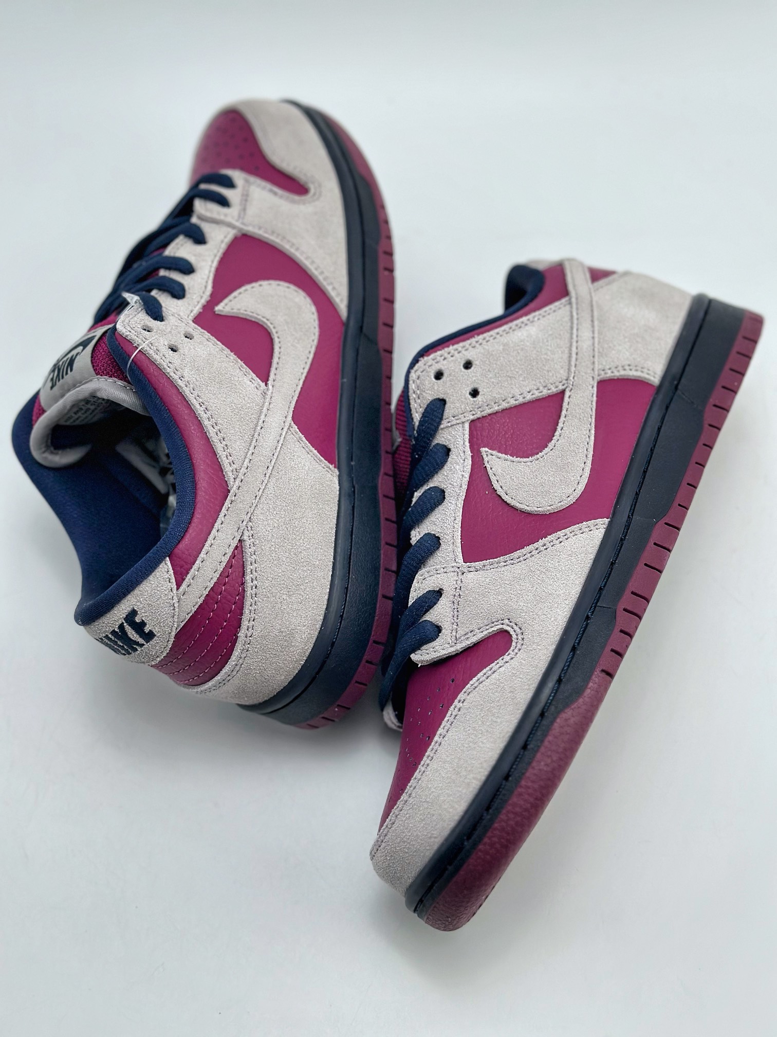 NIKE SB Dunk Low True Berry Bordeaux BQ6817-001