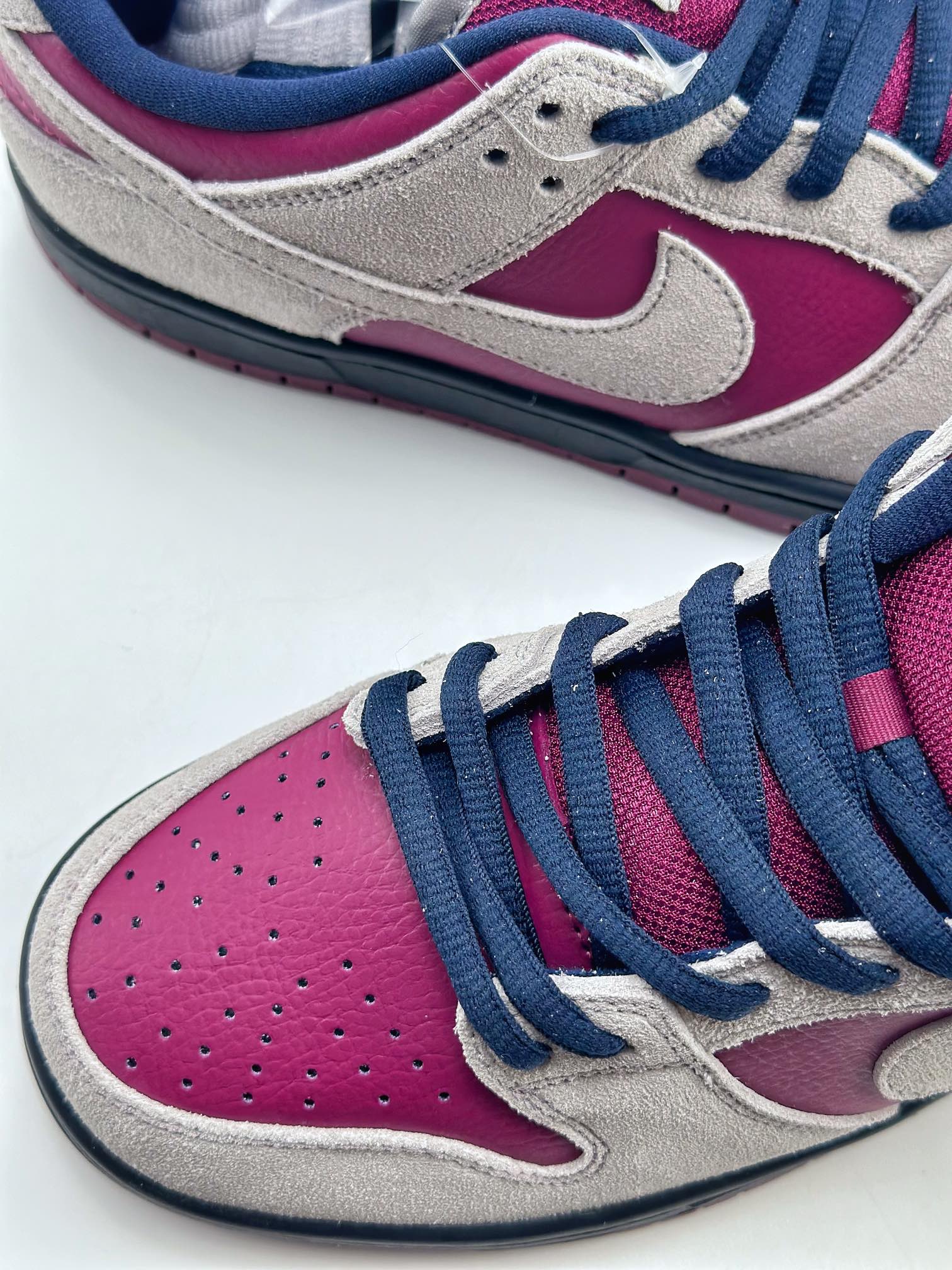 NIKE SB Dunk Low True Berry Bordeaux BQ6817-001