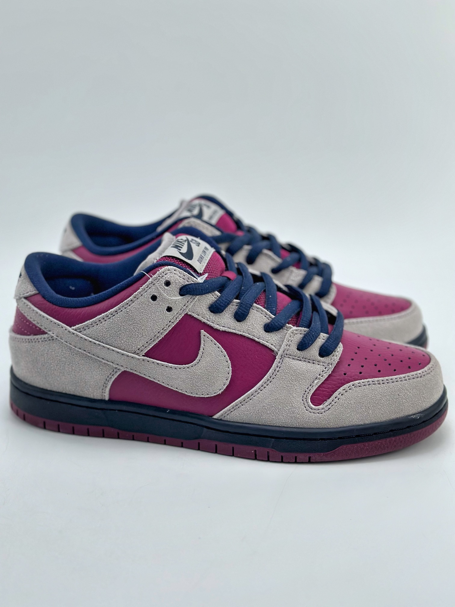 NIKE SB Dunk Low True Berry Bordeaux BQ6817-001