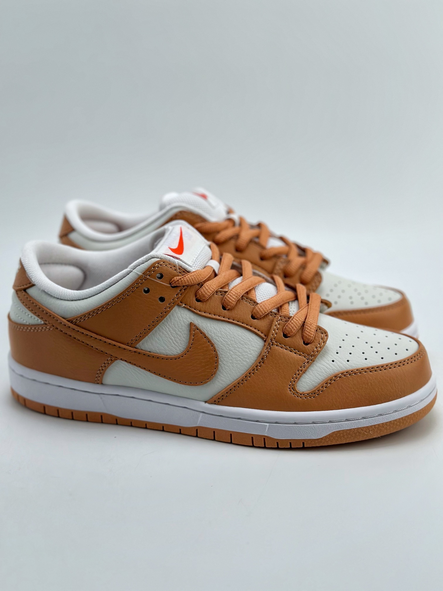 210 NIKE SB Dunk Low "Light Cognac" 藕色 DM8998-200