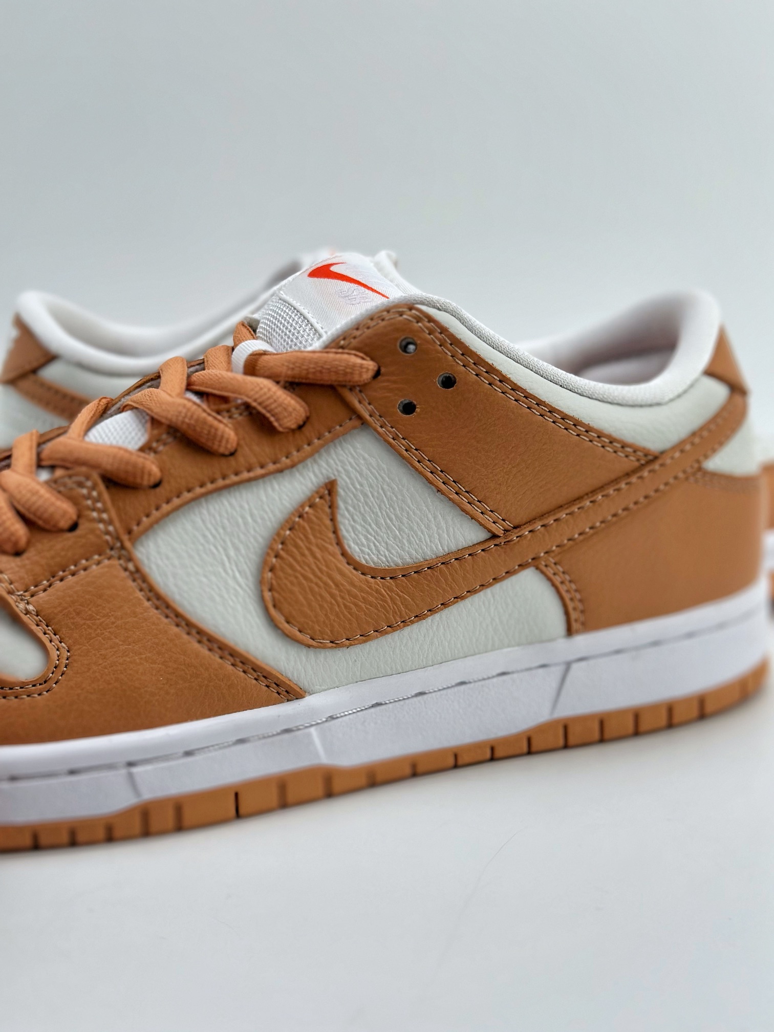 210 NIKE SB Dunk Low "Light Cognac" 藕色 DM8998-200