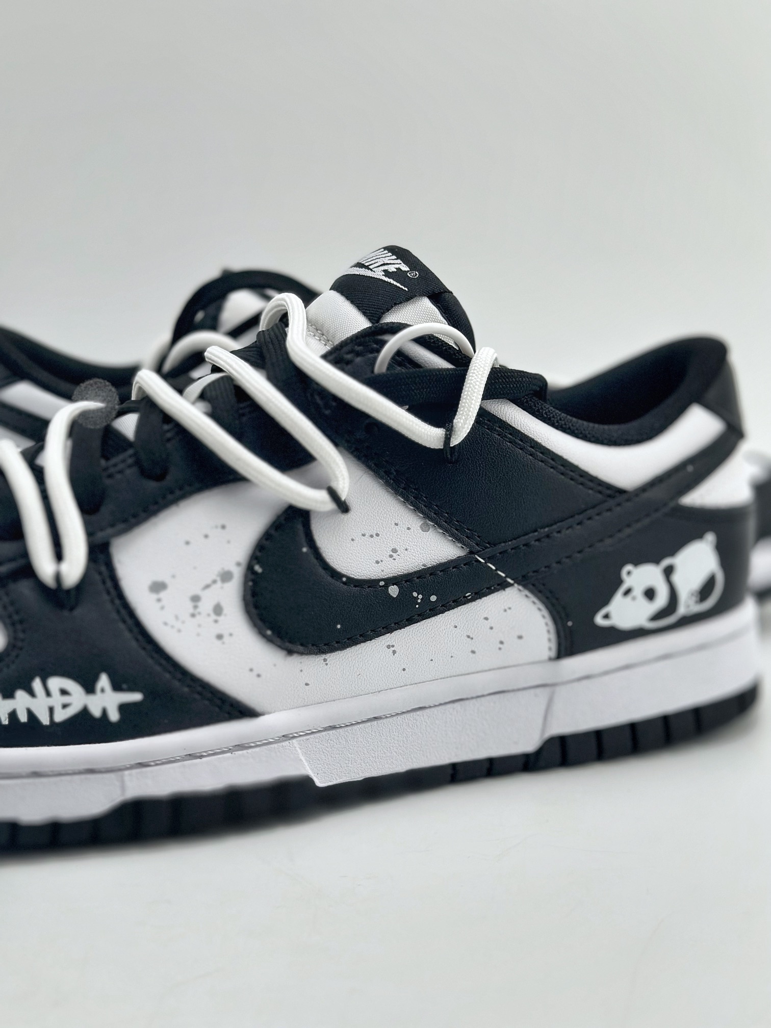 220 NIKE SB Dunk Low 栗子 黑白 出品 CW1590-100