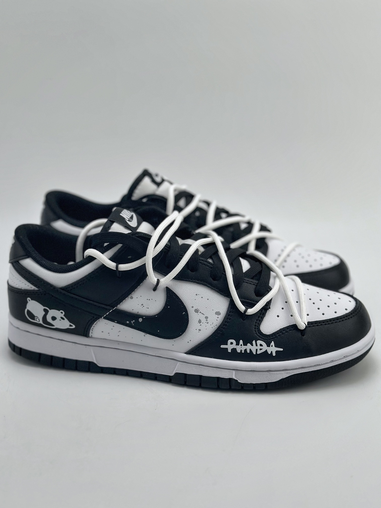 220 NIKE SB Dunk Low 栗子 黑白 出品 CW1590-100