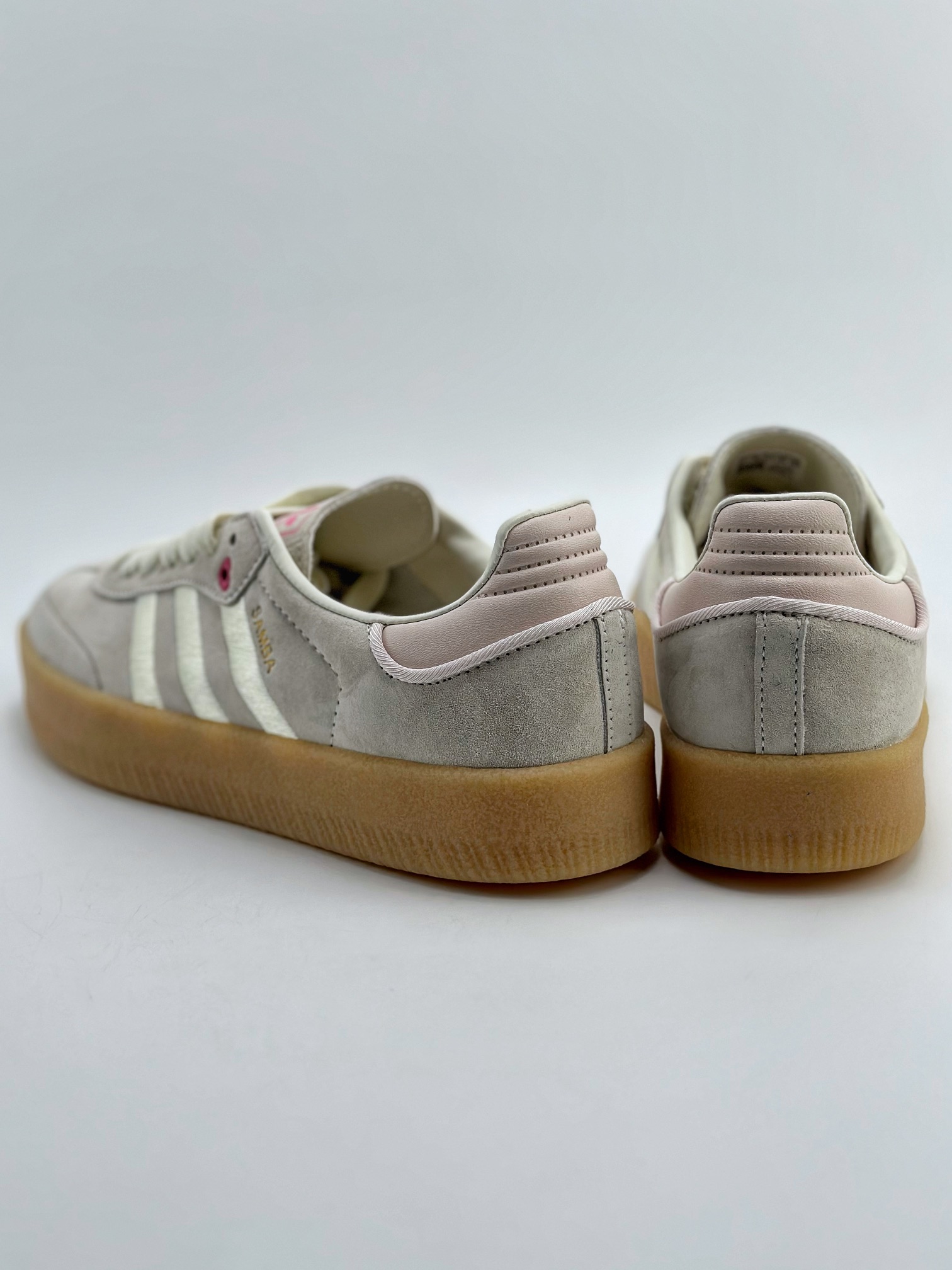 150 Adidas Samba VEGAN 百搭单品这款运动鞋  ID1104