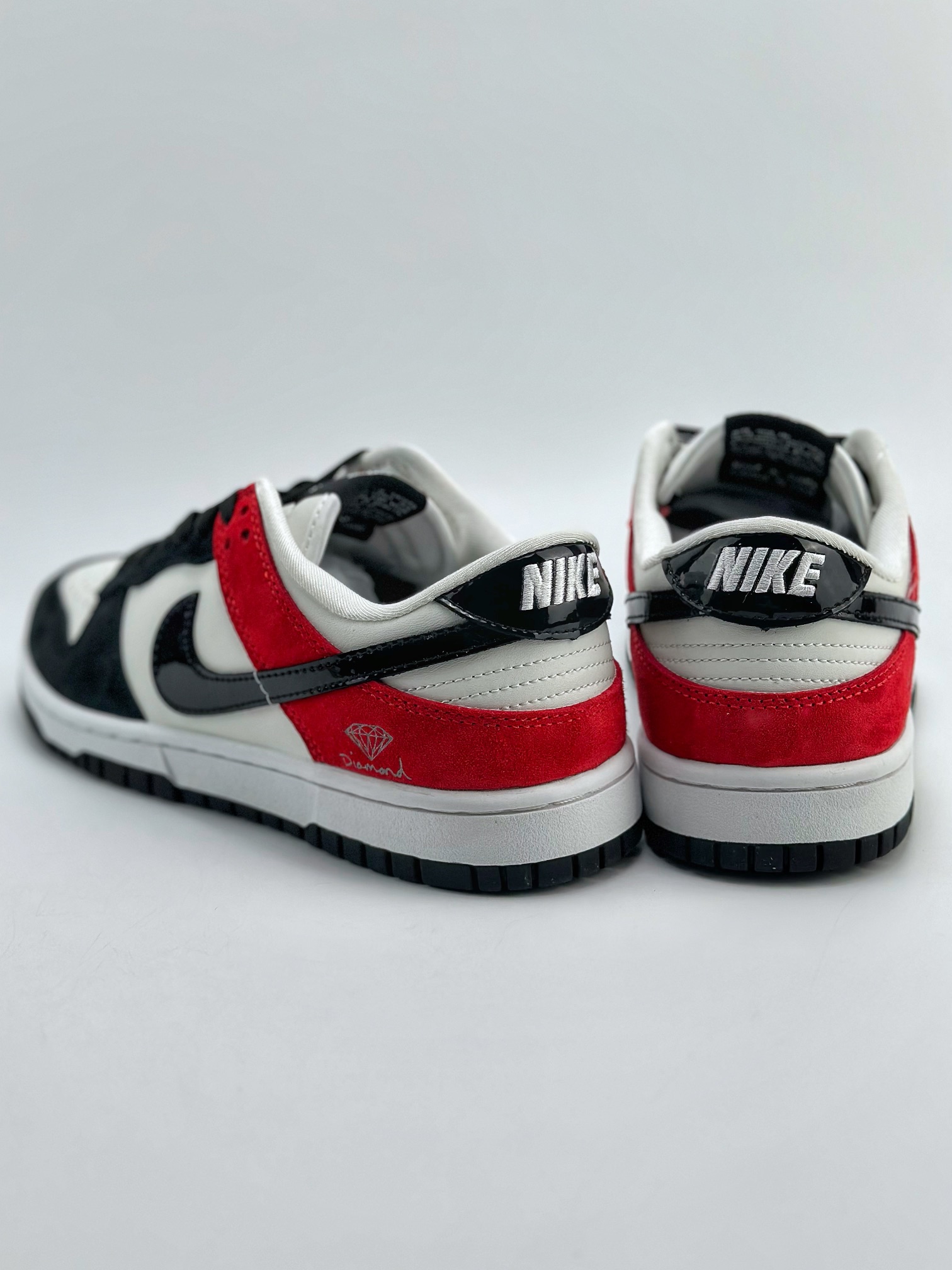 280 Nike SB Dunk Low 钻石联名 黑白红 FC1688-124