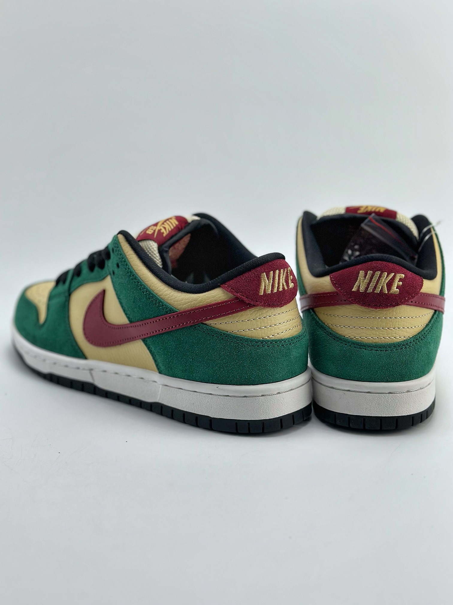 210 NIKE SB Dunk Low Vegas Gold 白绿红 304292-700