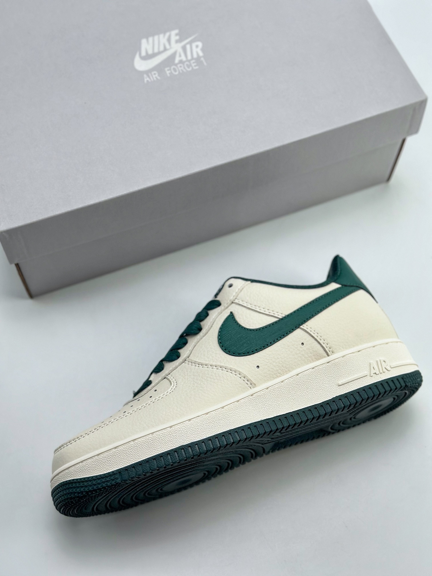 240 Nike Air Force 1 Low 07 带笔白深绿 PD3699-807