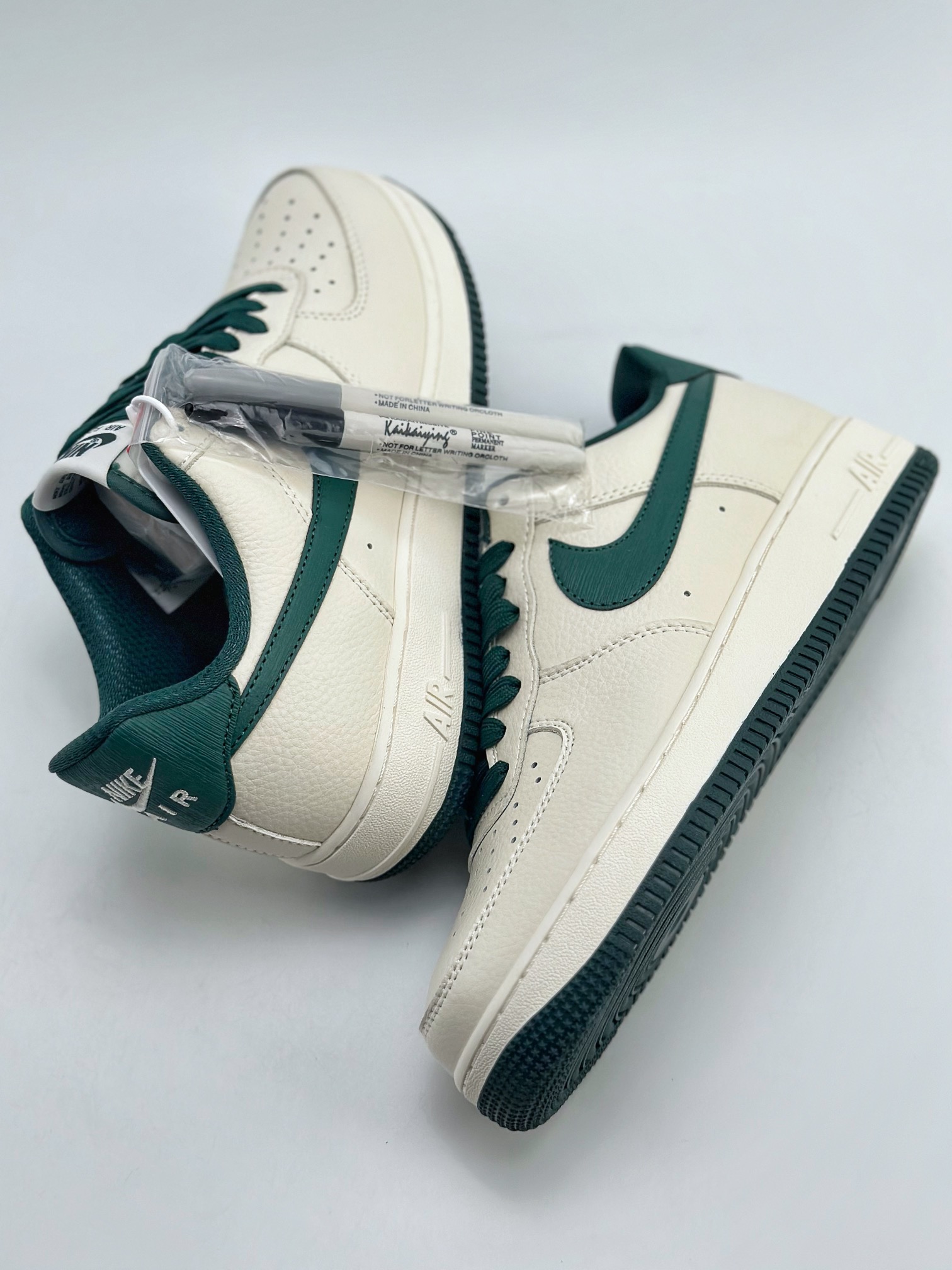 240 Nike Air Force 1 Low 07 带笔白深绿 PD3699-807