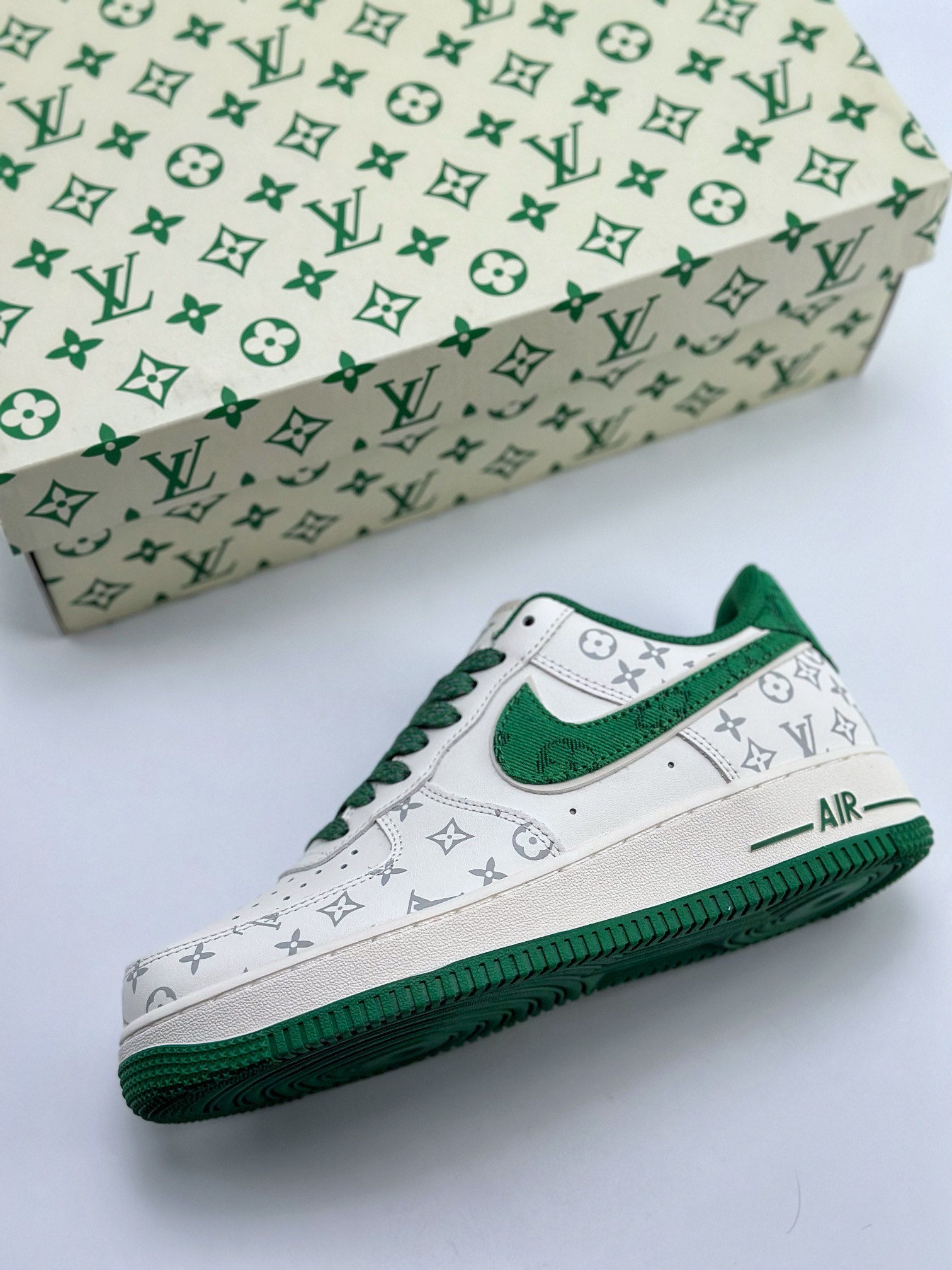 260 Nike Air Force 1 Low 07 x Louis Vuitton 印花联名 LU0251-136