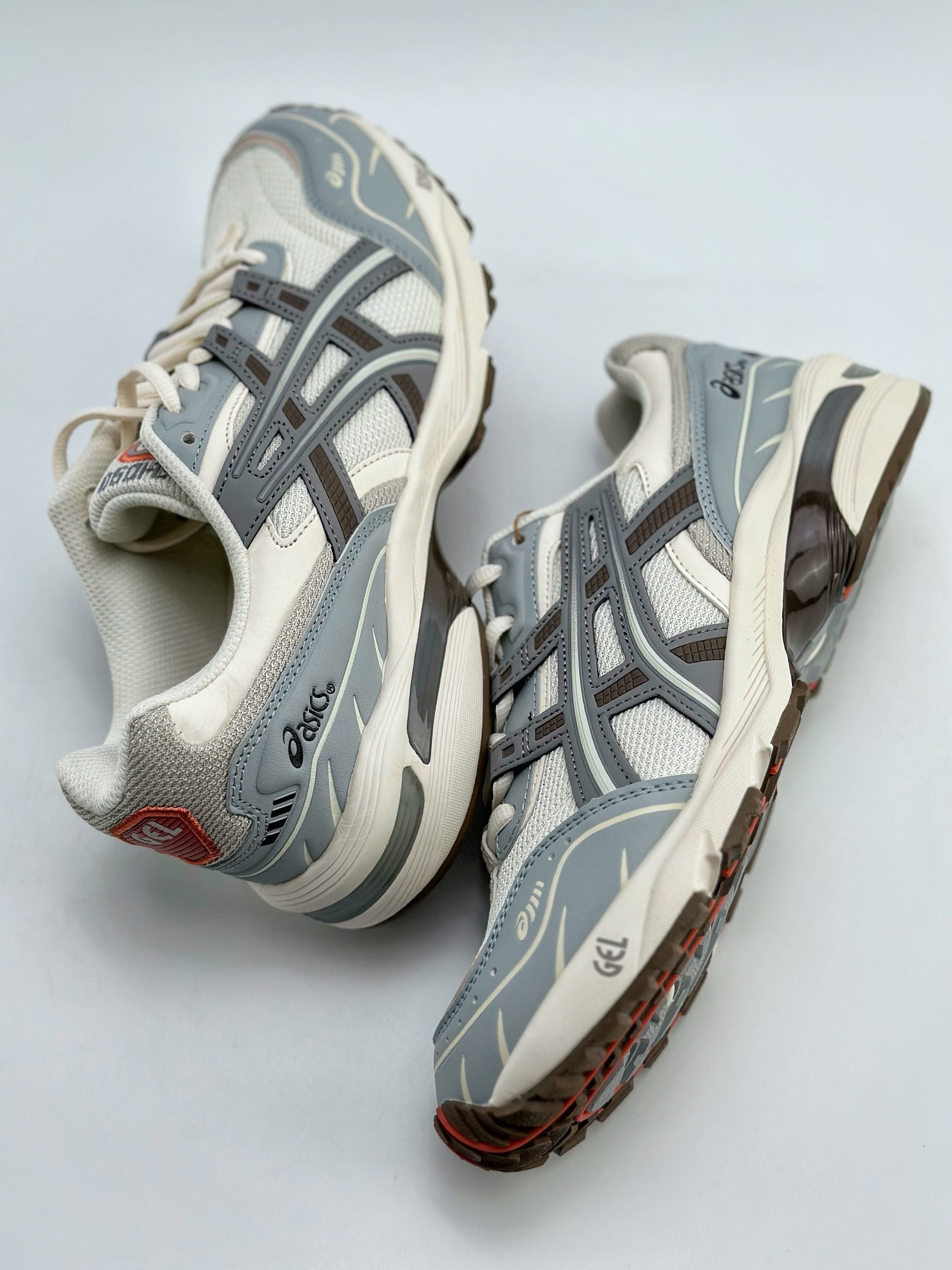 180 亚瑟士/ASICS Tiger GEL-1090系列 1203A243-021