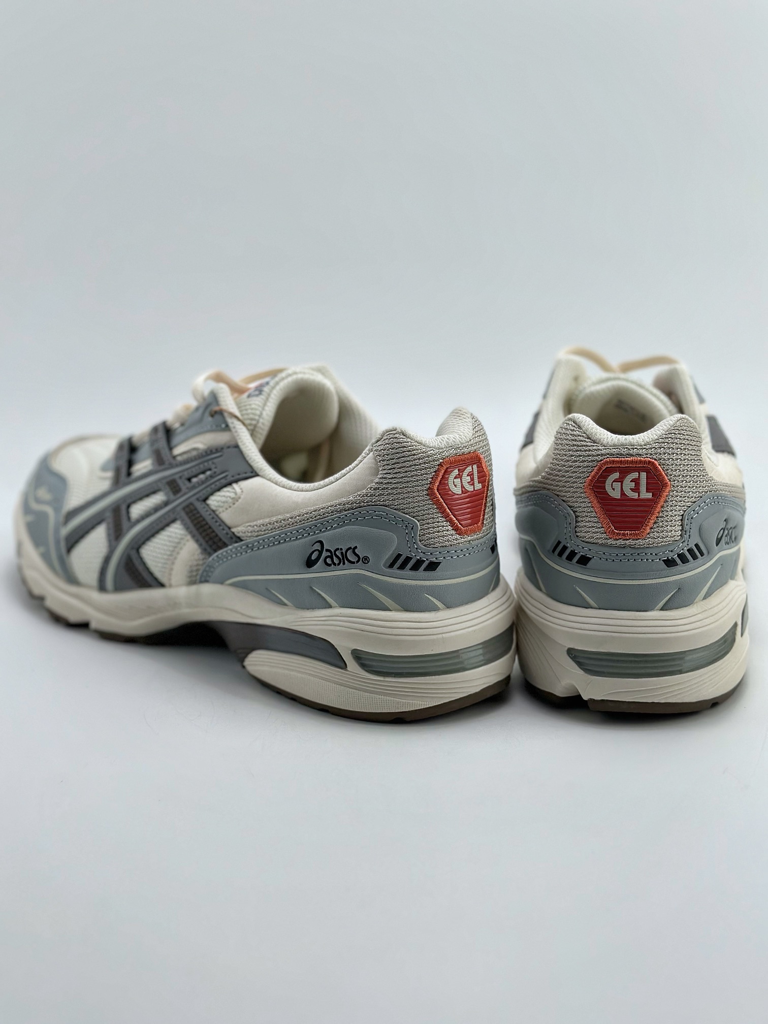 180 亚瑟士/ASICS Tiger GEL-1090系列 1203A243-021