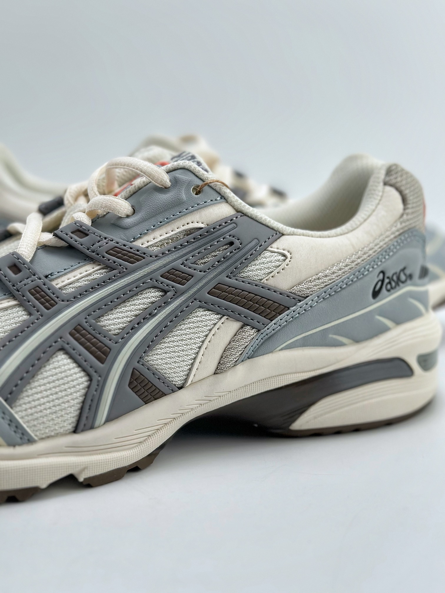 180 亚瑟士/ASICS Tiger GEL-1090系列 1203A243-021