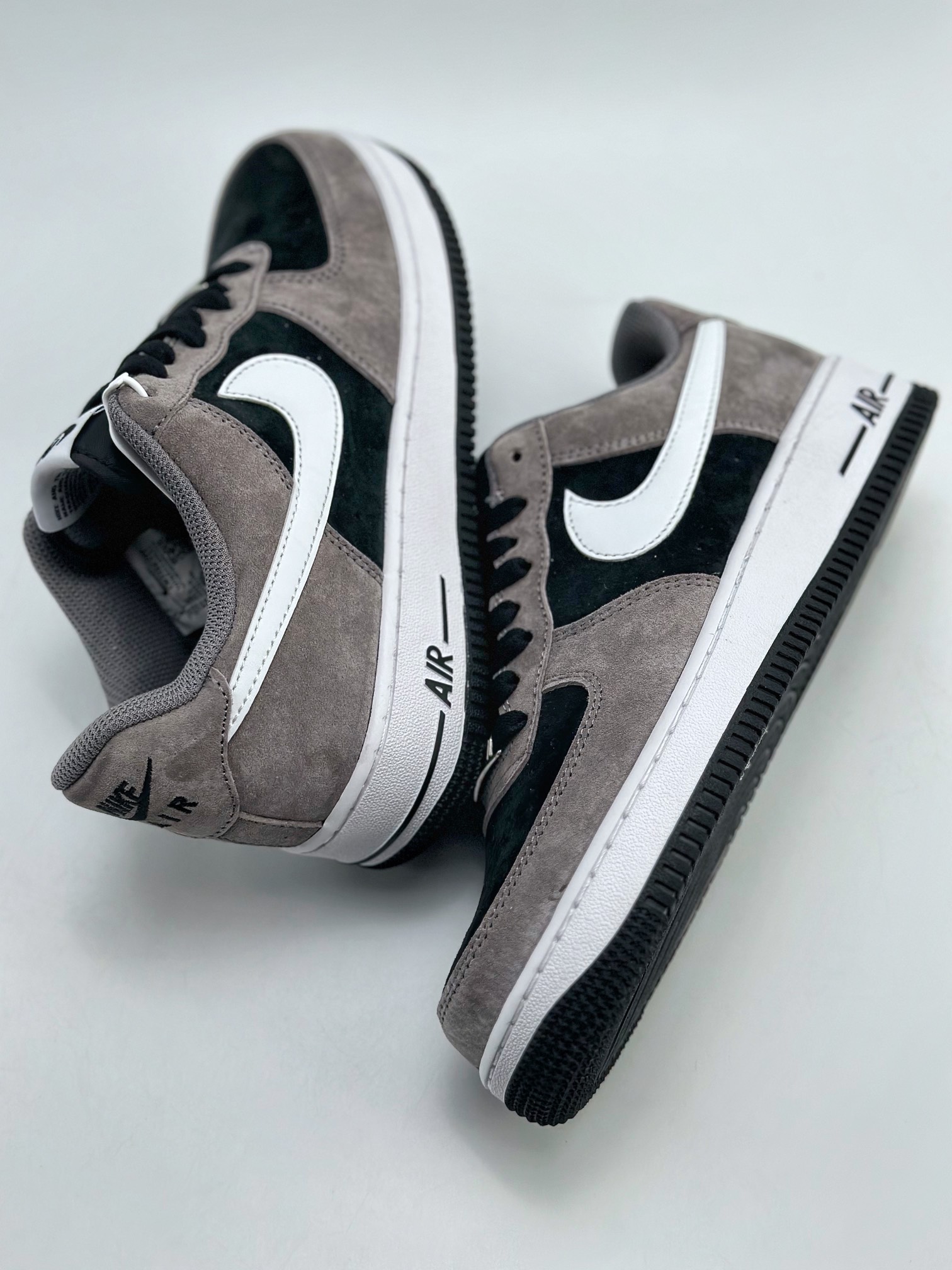 240 Nike Air Force 1 Low 07 黑白深灰