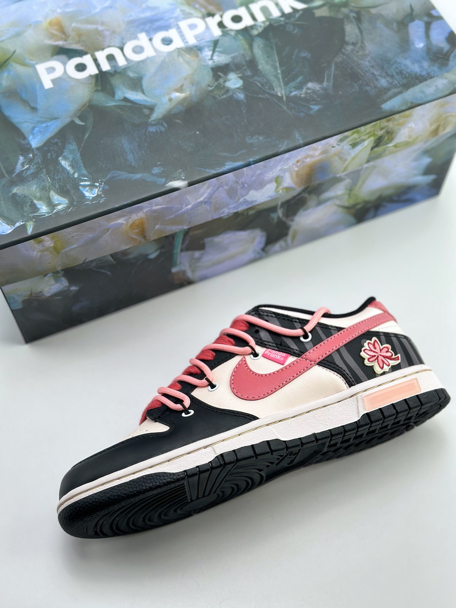 Nike SB Dunk Low Panda Prank Strawberry Oreo CW1590-100