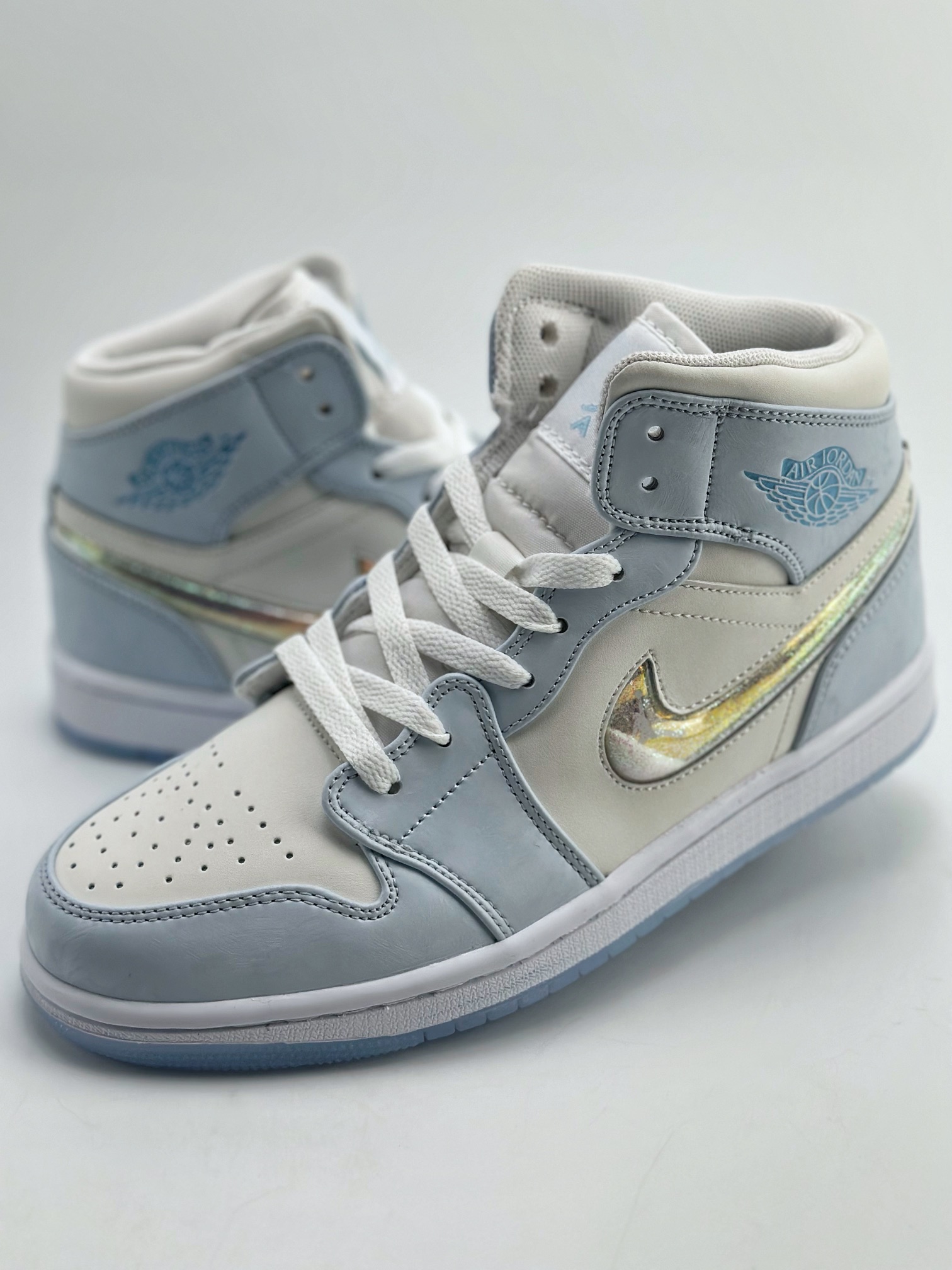 220 Air Jordan 1 Mid SE ”Sean Cliver” 冰雪奇缘 FQ9117-400