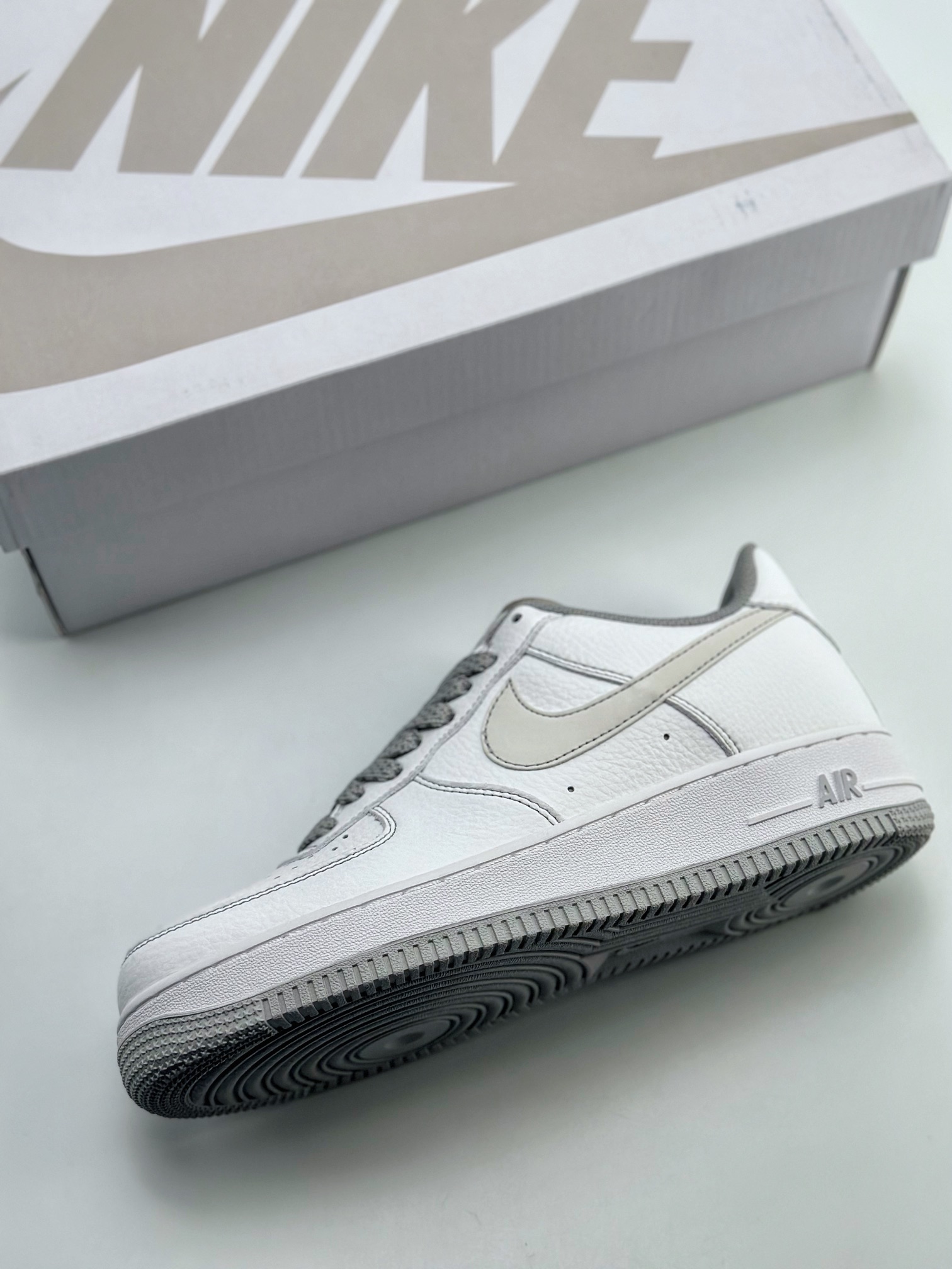 Nike Air Force 1 Low 07 Smoky White Sky UO5369-603