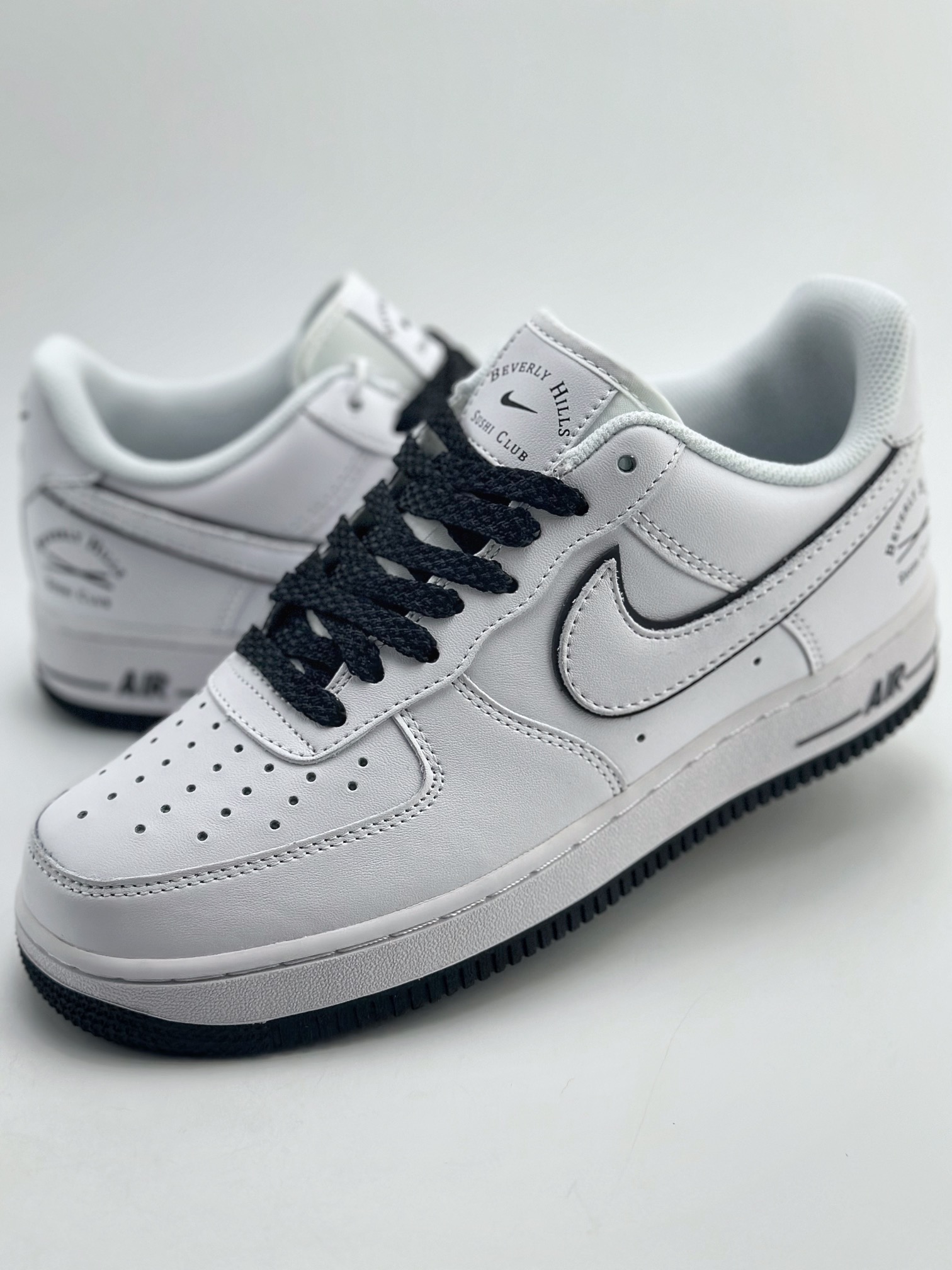 240 Nike Air Force 1 Low 07 x SUSHI CLUB 白黑 NS0517-002