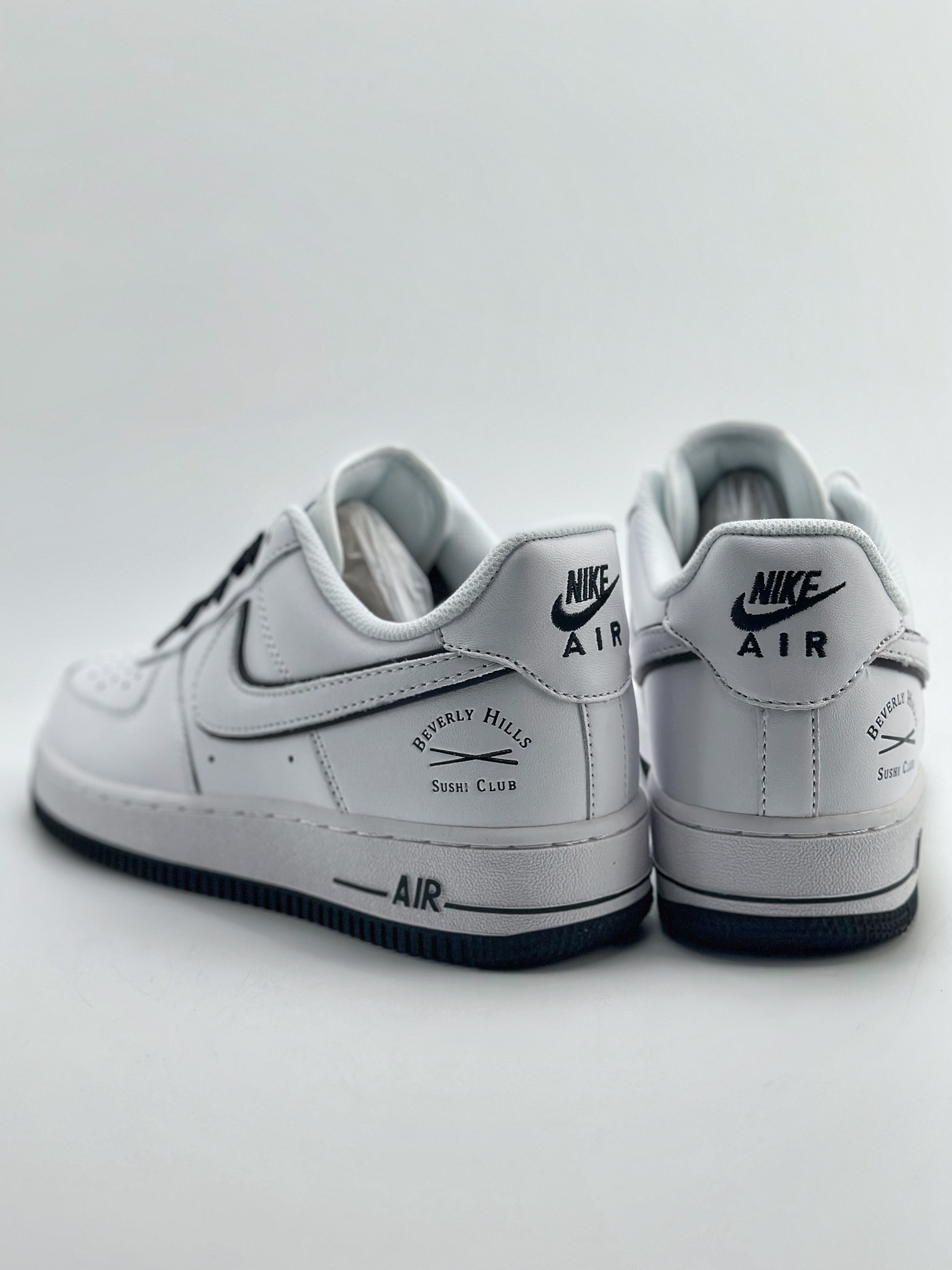 240 Nike Air Force 1 Low 07 x SUSHI CLUB 白黑 NS0517-002