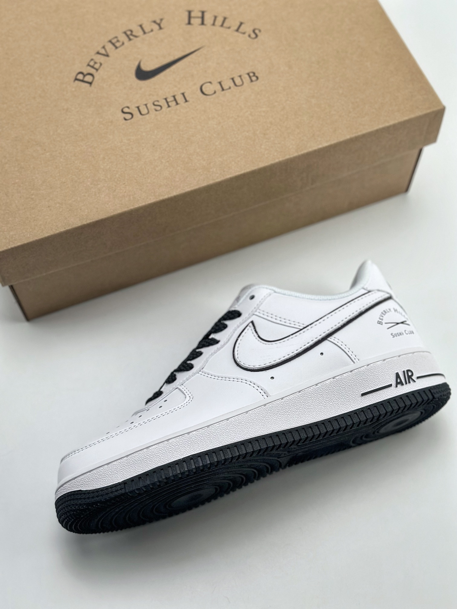 240 Nike Air Force 1 Low 07 x SUSHI CLUB 白黑 NS0517-002