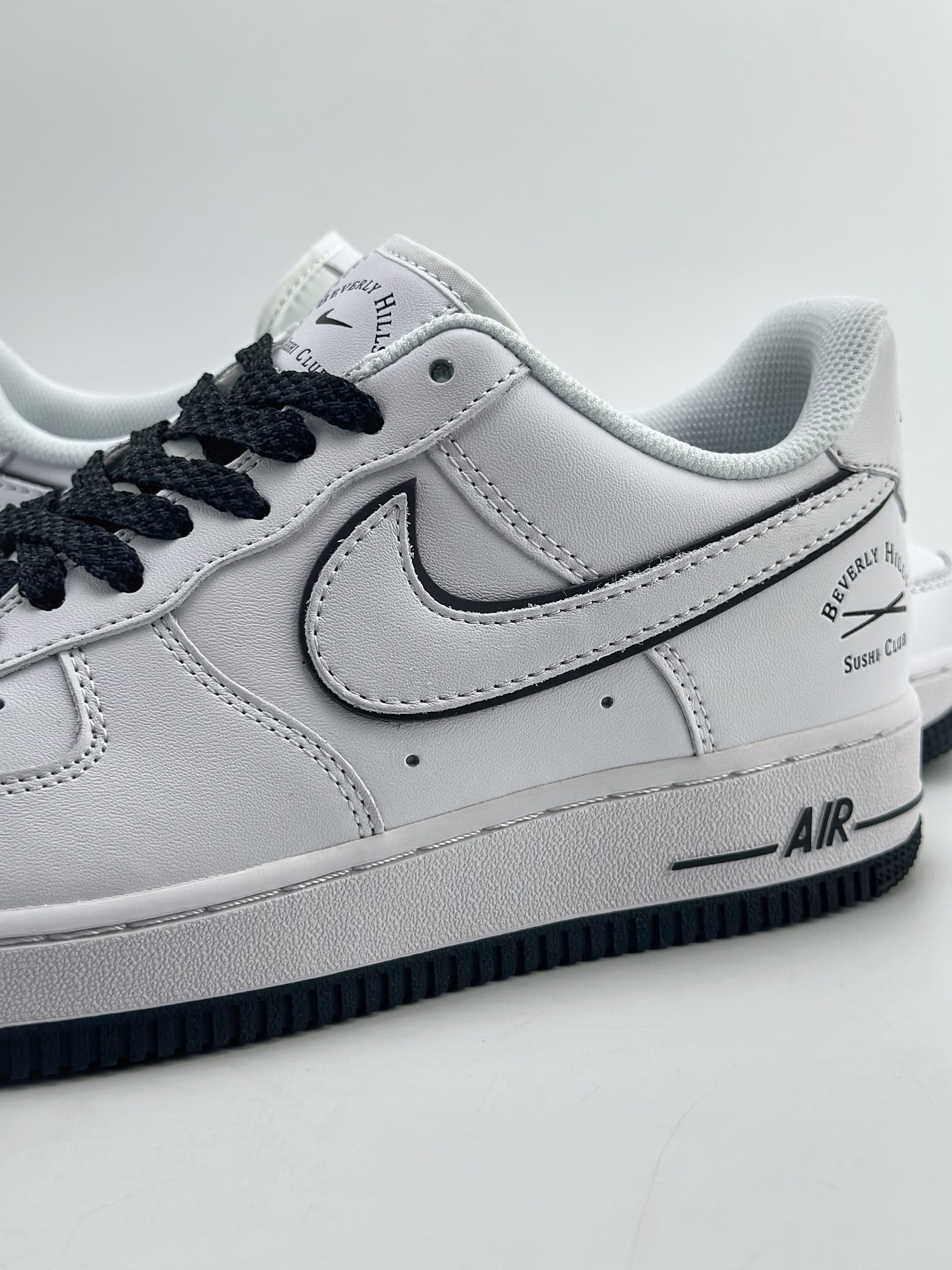 240 Nike Air Force 1 Low 07 x SUSHI CLUB 白黑 NS0517-002