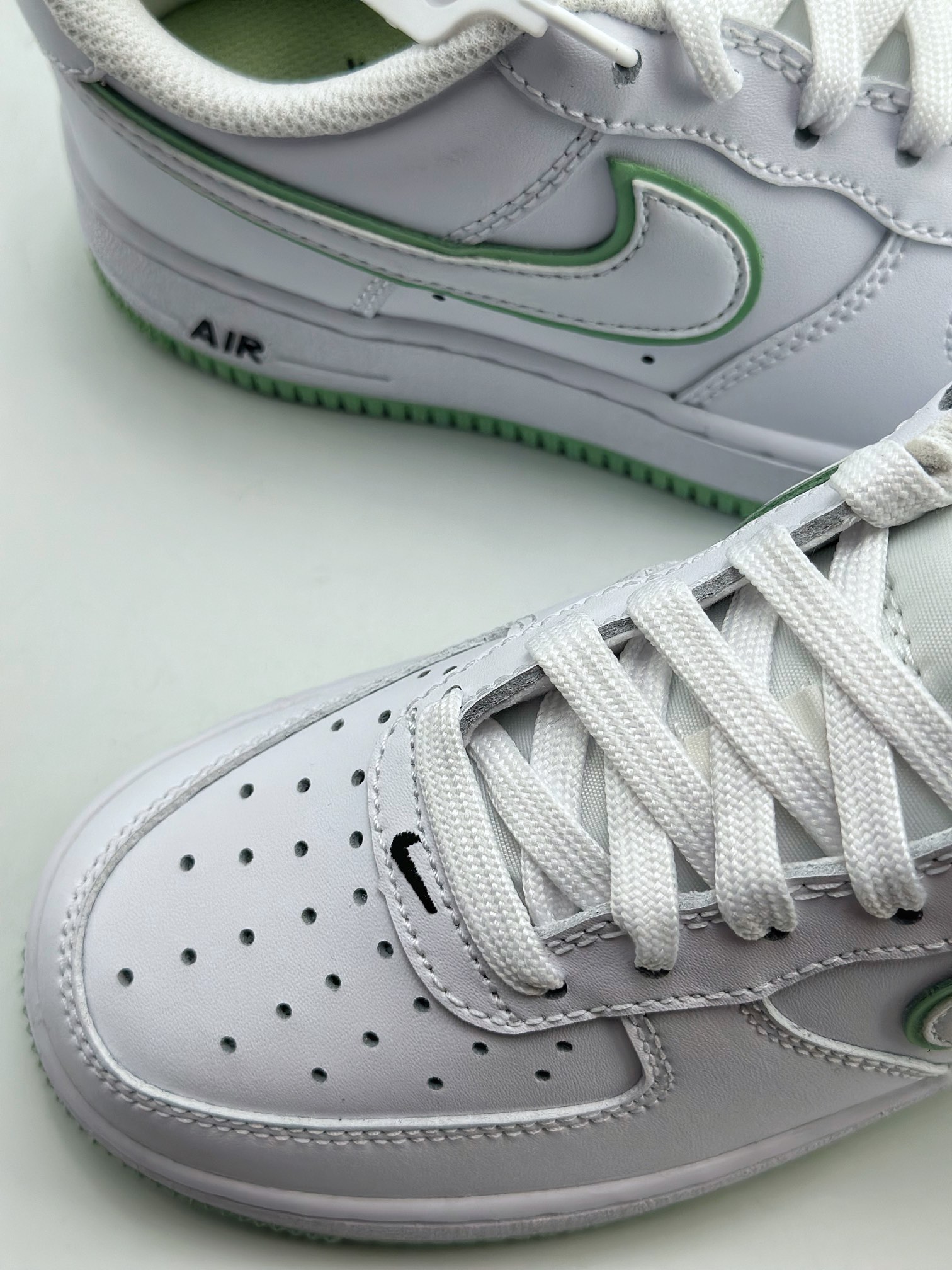 200 Nike Air Force 1 Low 07 白草绿 CT3839-108