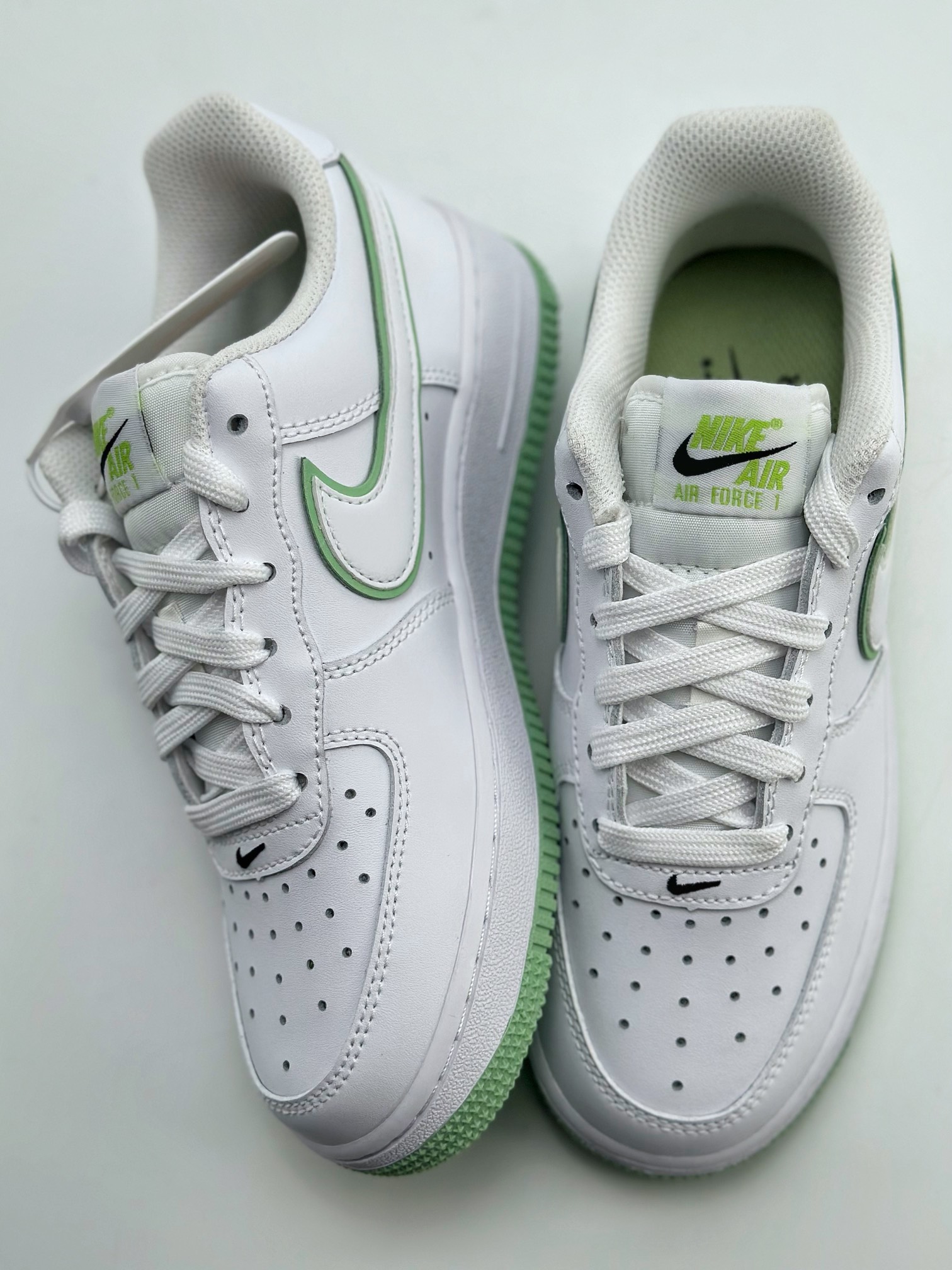 200 Nike Air Force 1 Low 07 白草绿 CT3839-108