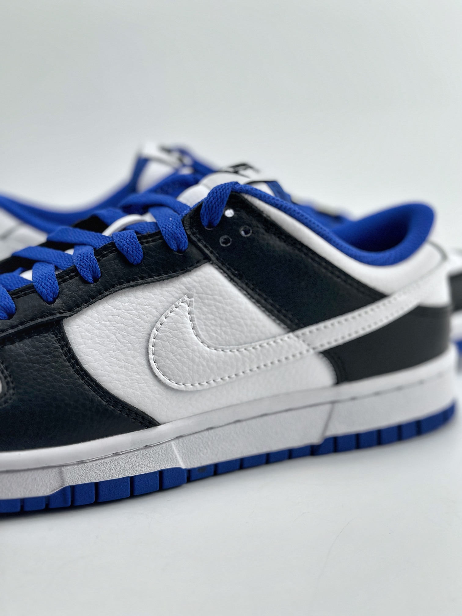 150 NIKE SB Dunk Low 黑白蓝 FD9064-110