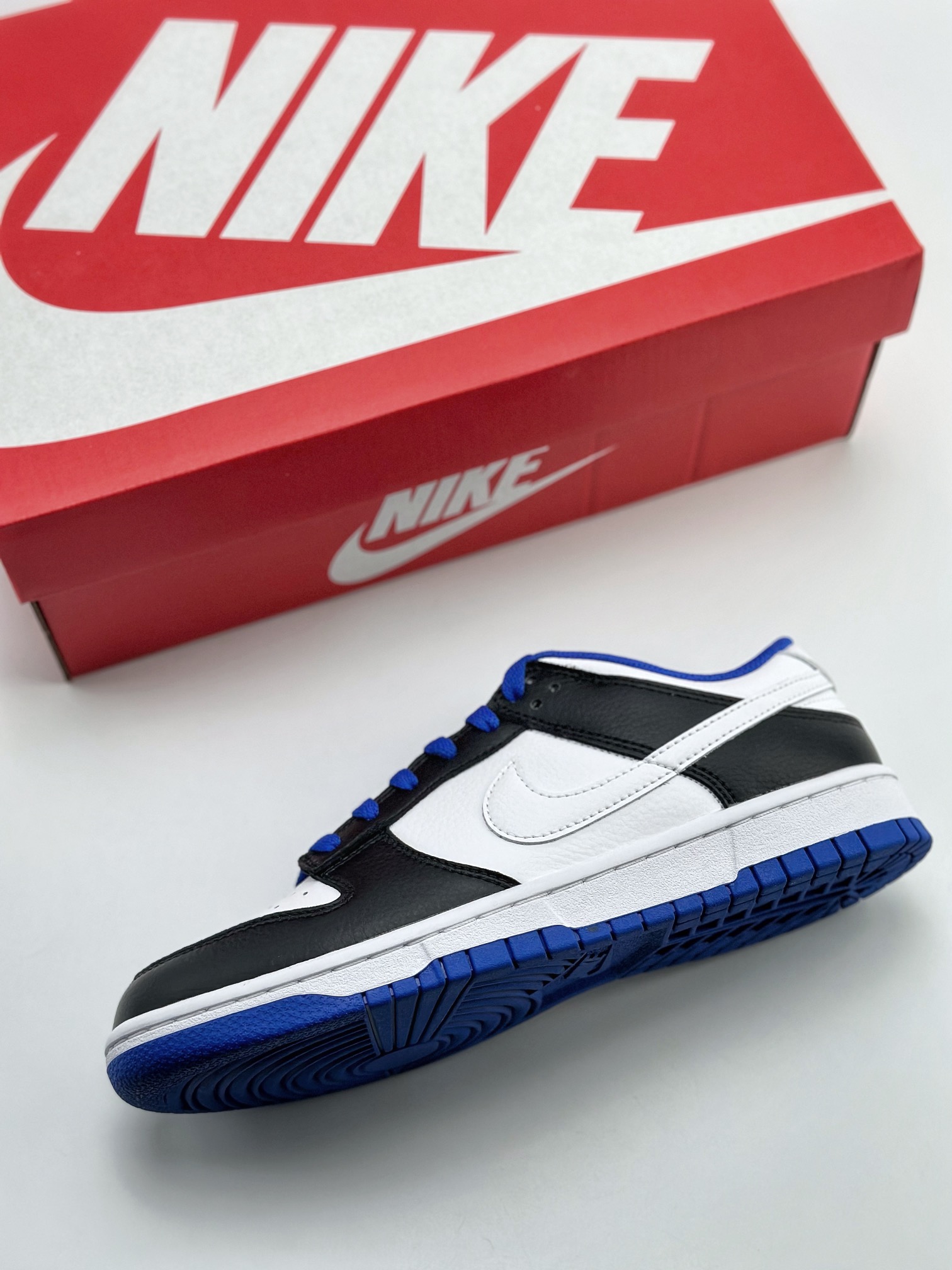 150 NIKE SB Dunk Low 黑白蓝 FD9064-110