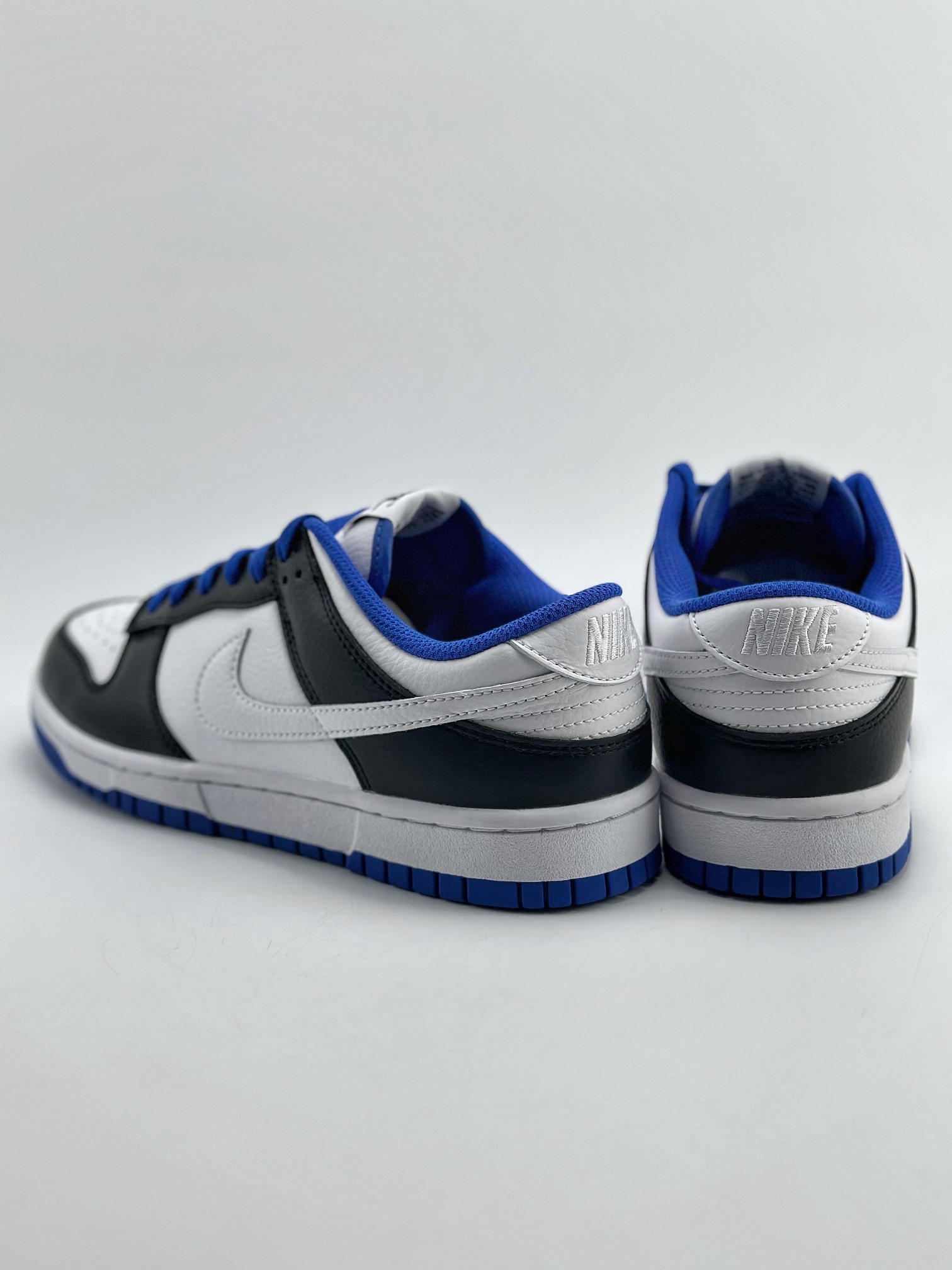 150 NIKE SB Dunk Low 黑白蓝 FD9064-110