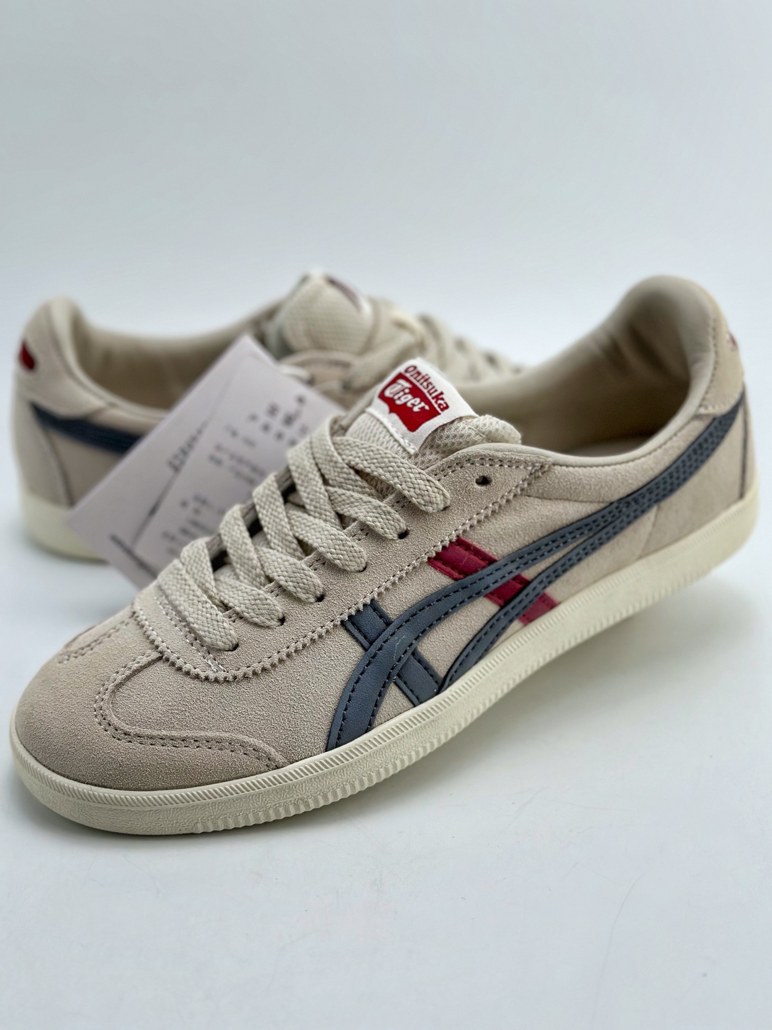 150 亚瑟士 Onitsuka Tiger Tokuten 复古低帮休闲跑鞋 1183A907-100